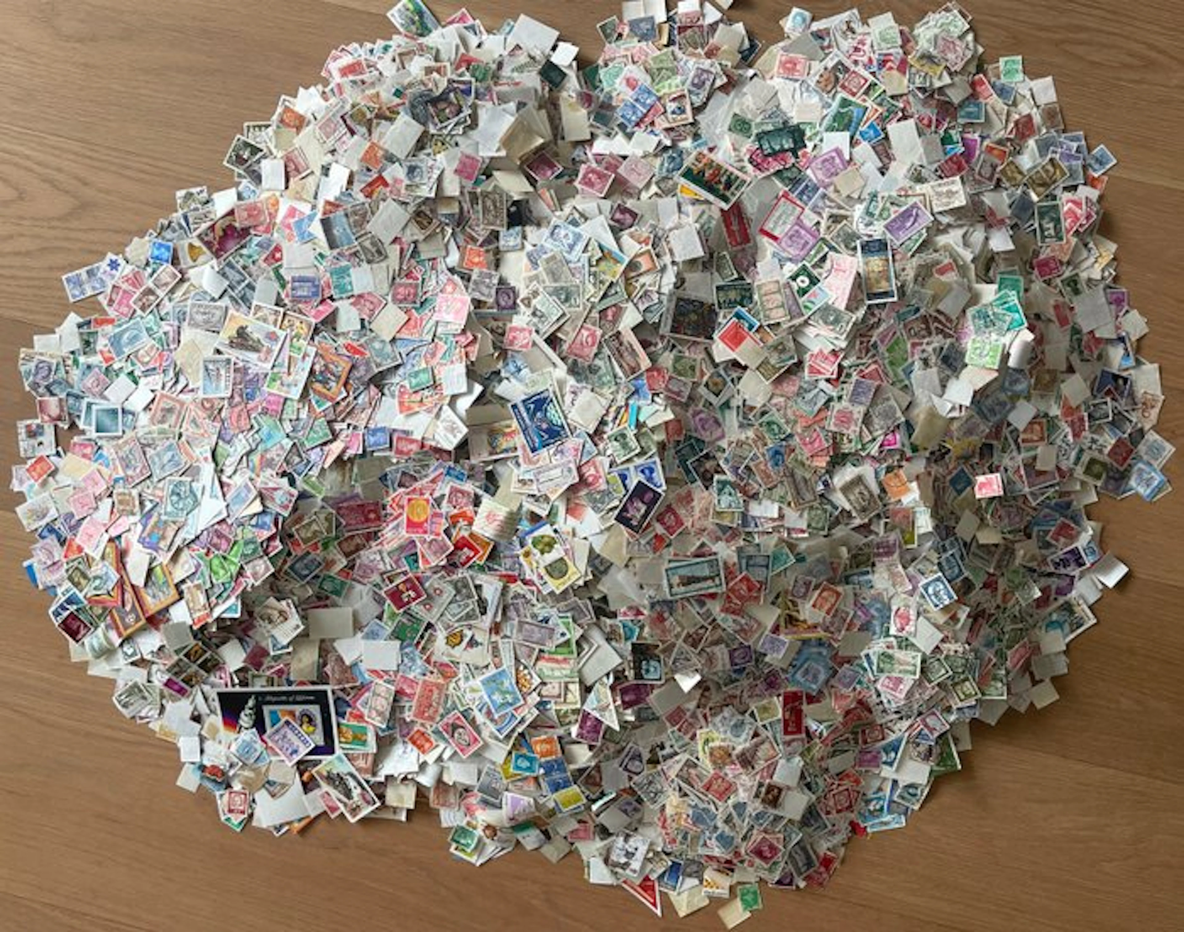 World 1873/2019 - Mega batch of loose stamps between 45,000 and 55,000