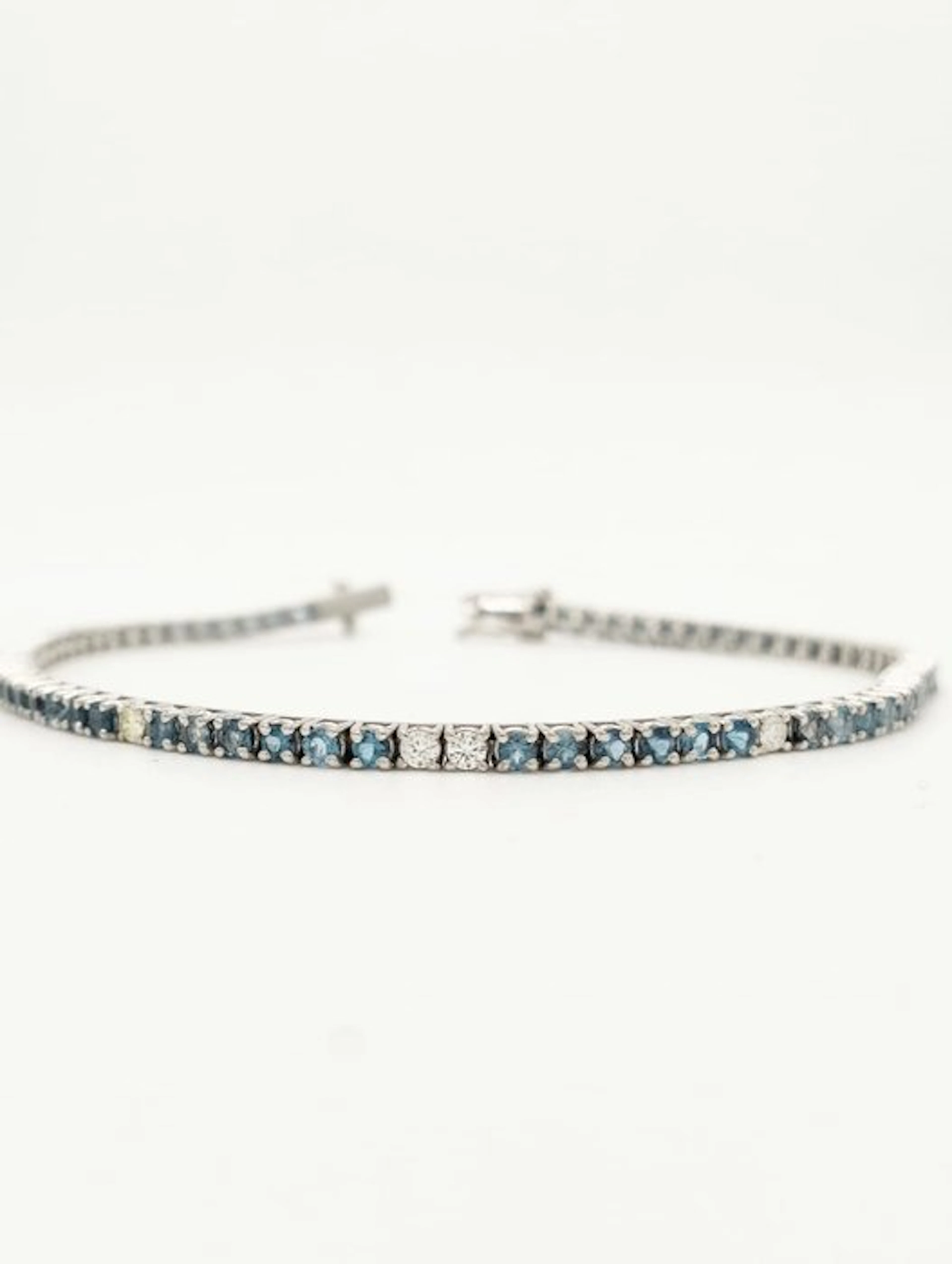 Tennis bracelet - 18 kt. White gold Topaz - Diamond