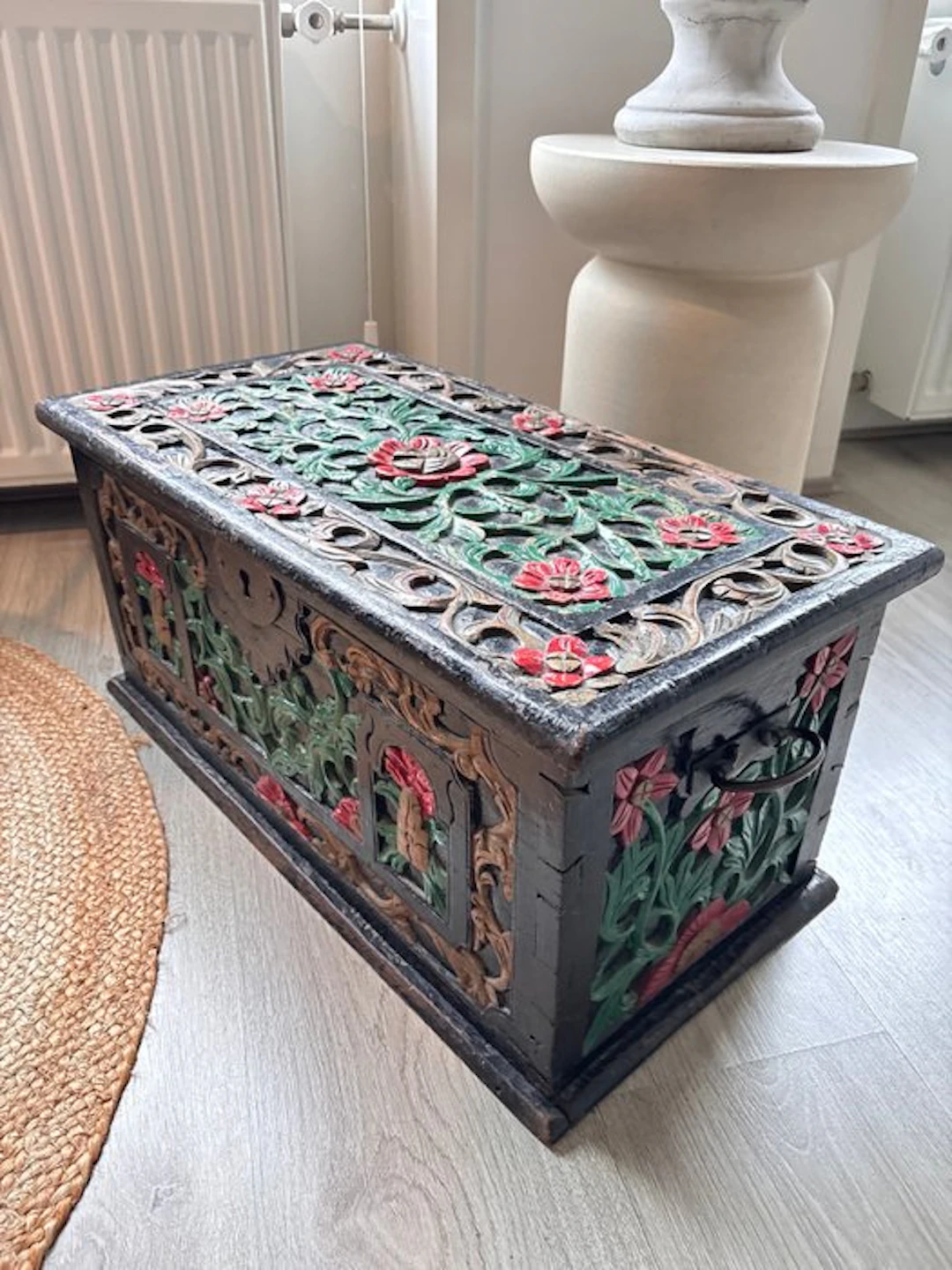 Casket - Antique Indian document chest with woodcarving – ca