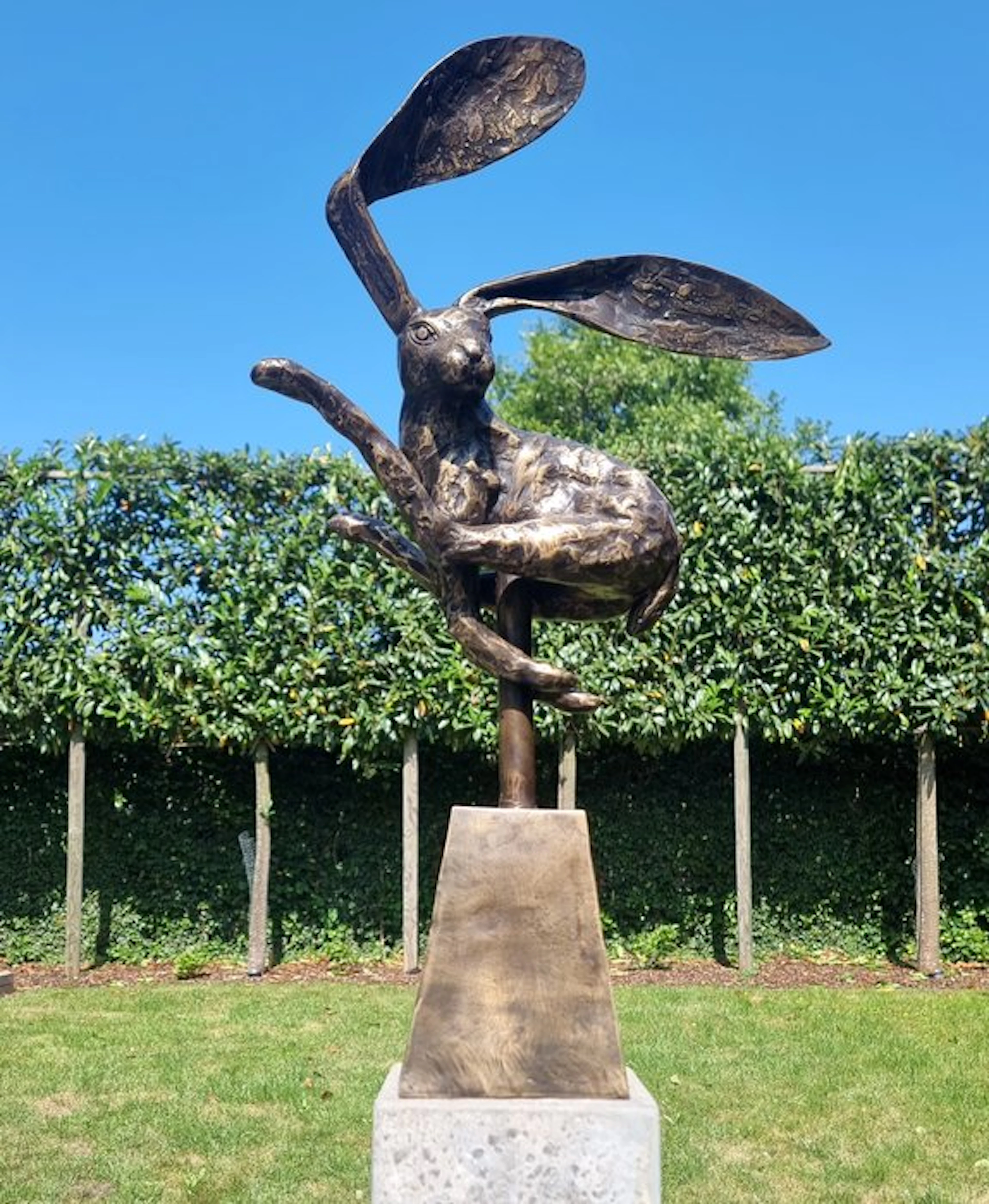 Sculpture, Leaping hare - 65 cm - Bronze