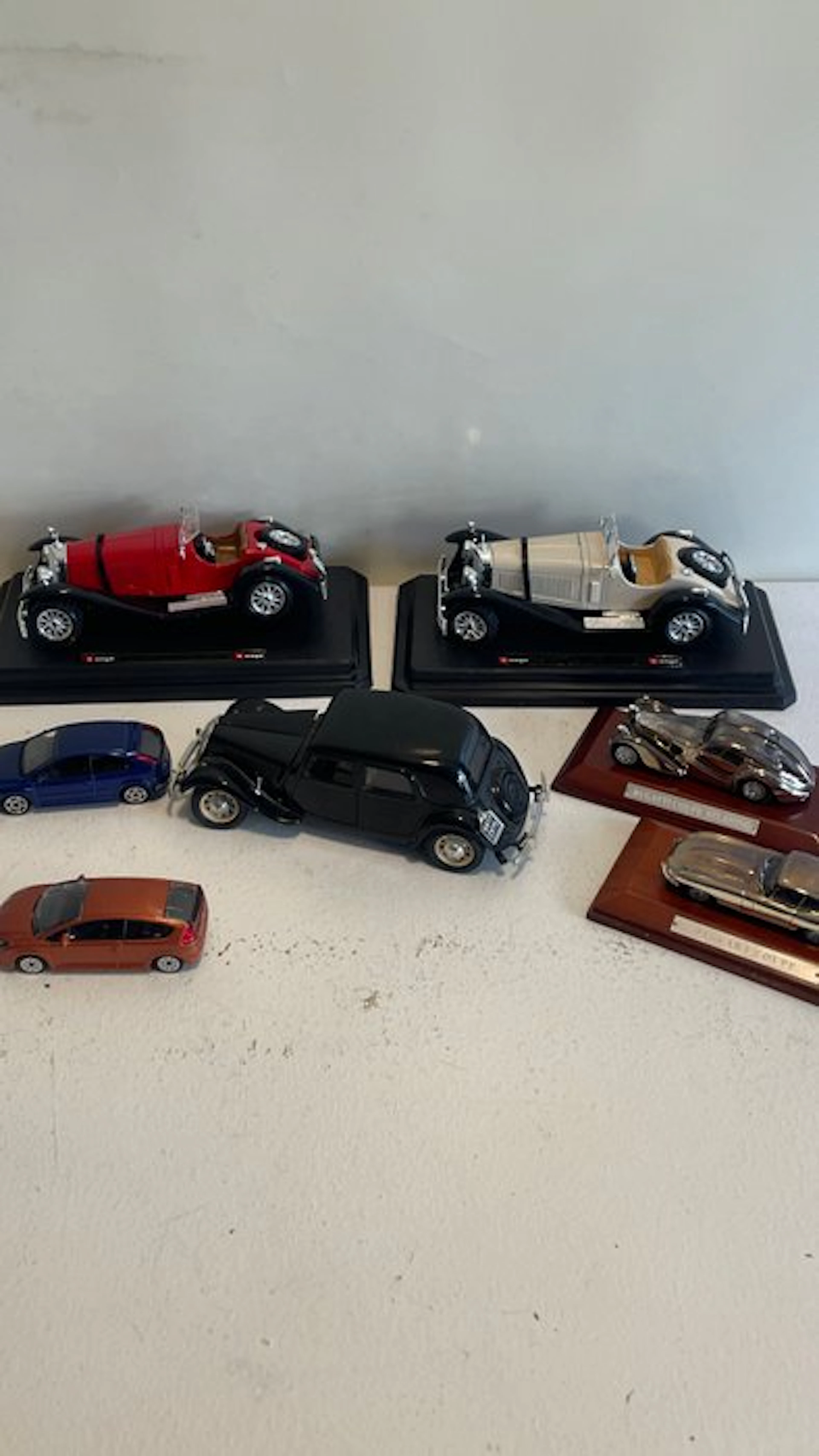 Assorted Brands 1:43, 1:64 - Model sports car (7) - Bugatti