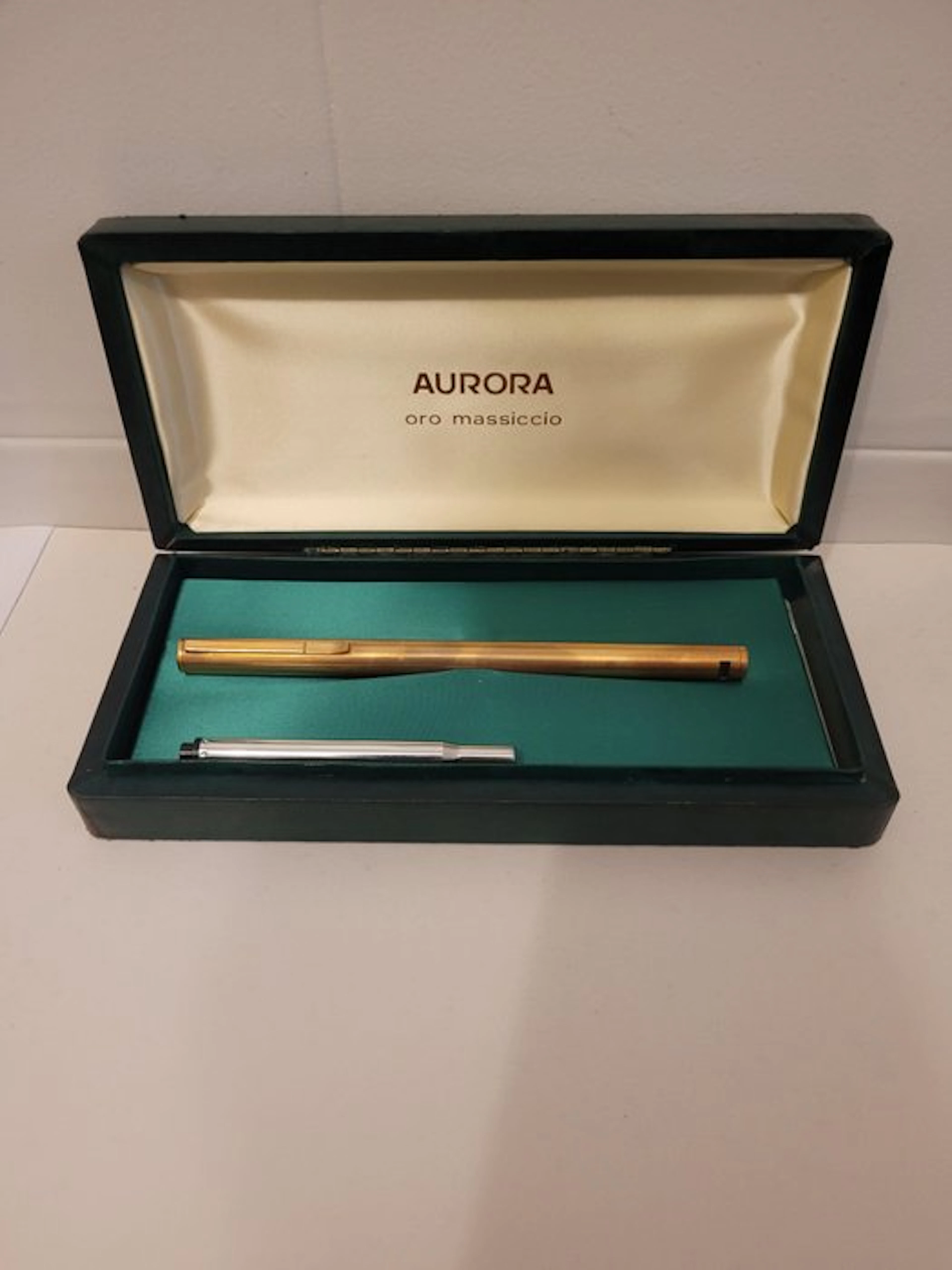 Aurora - Hastil solid gold - Fountain pen