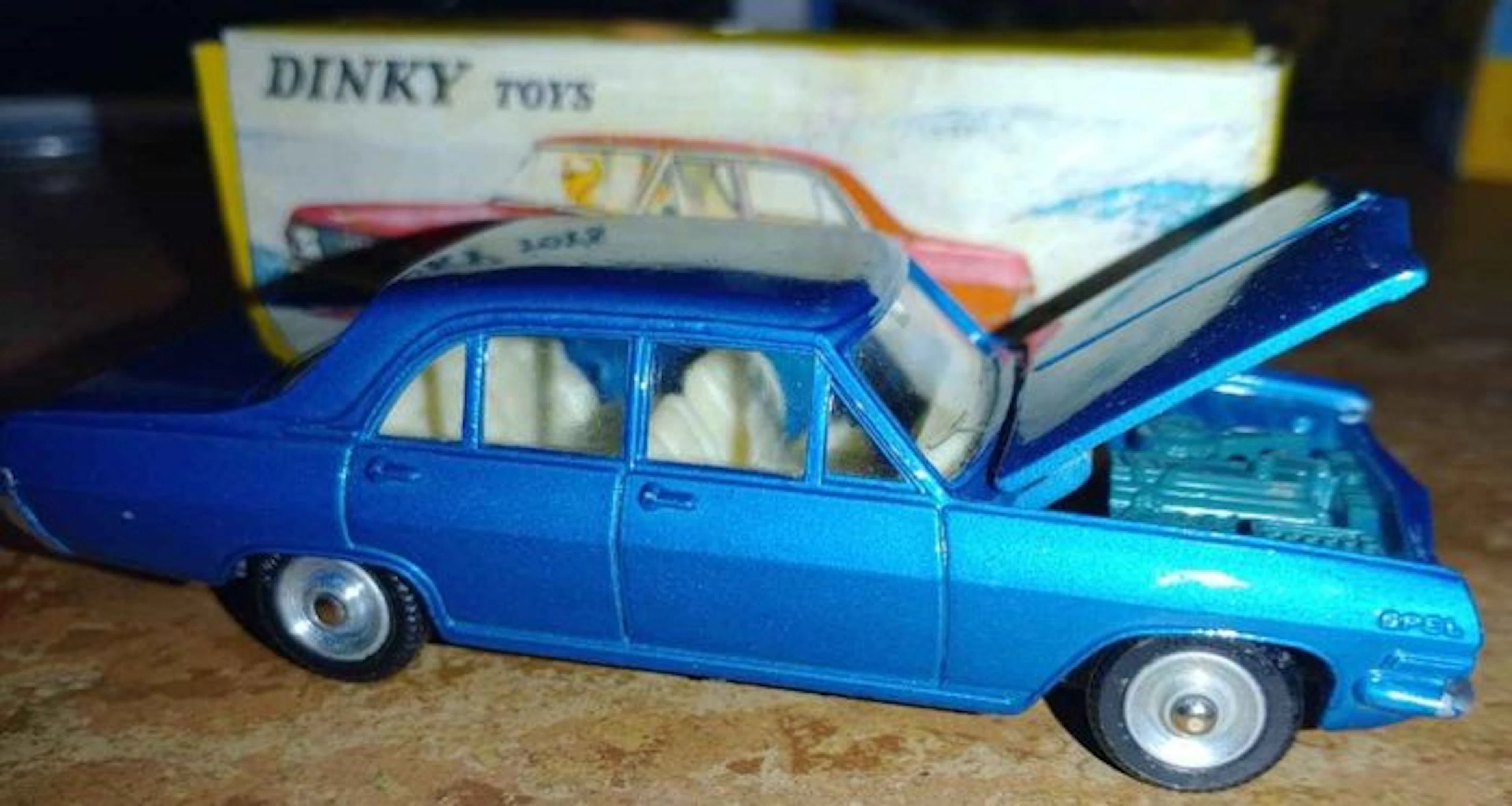 Dinky Toys 1:43 - Model car - Opel Admiral
