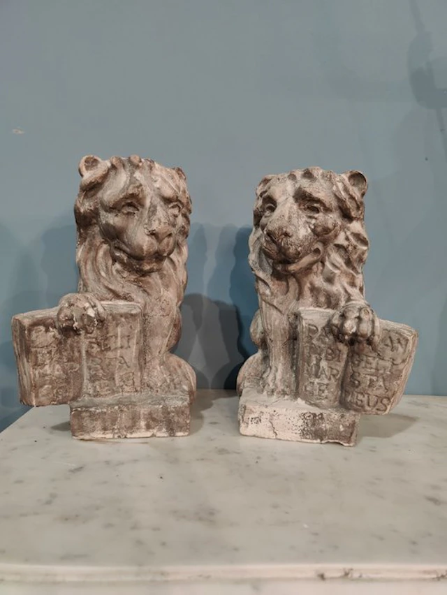 Sculpture, Coppia di leoncini veneziani - 27 cm - Marble