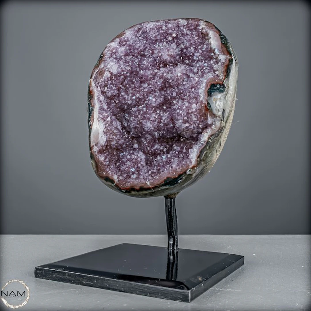Breathtaking amethyst druse – The elegance of nature in...