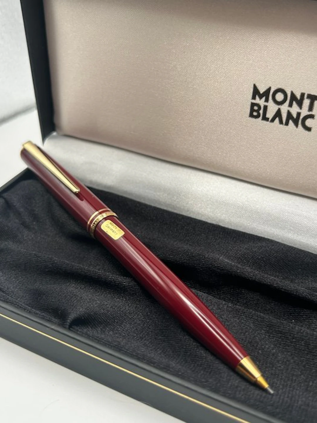 Montblanc - Montblanc Meisterstück Classic Bordeaux...