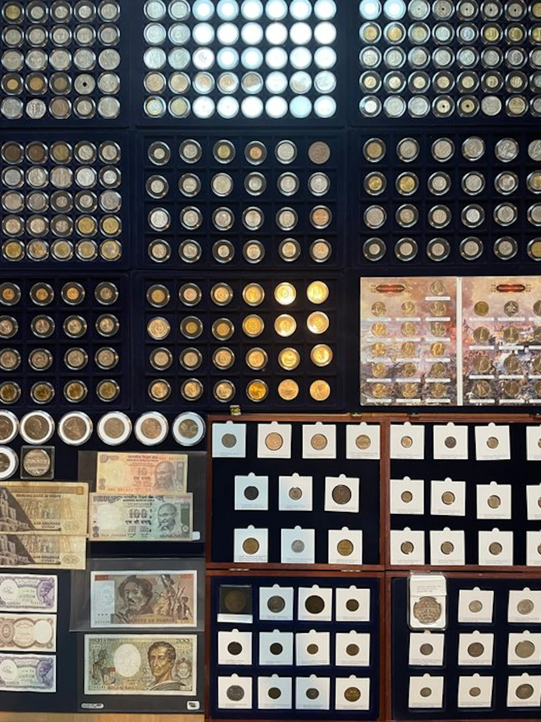 World. Lot de 335 monnaies du Monde dont 21 Argent