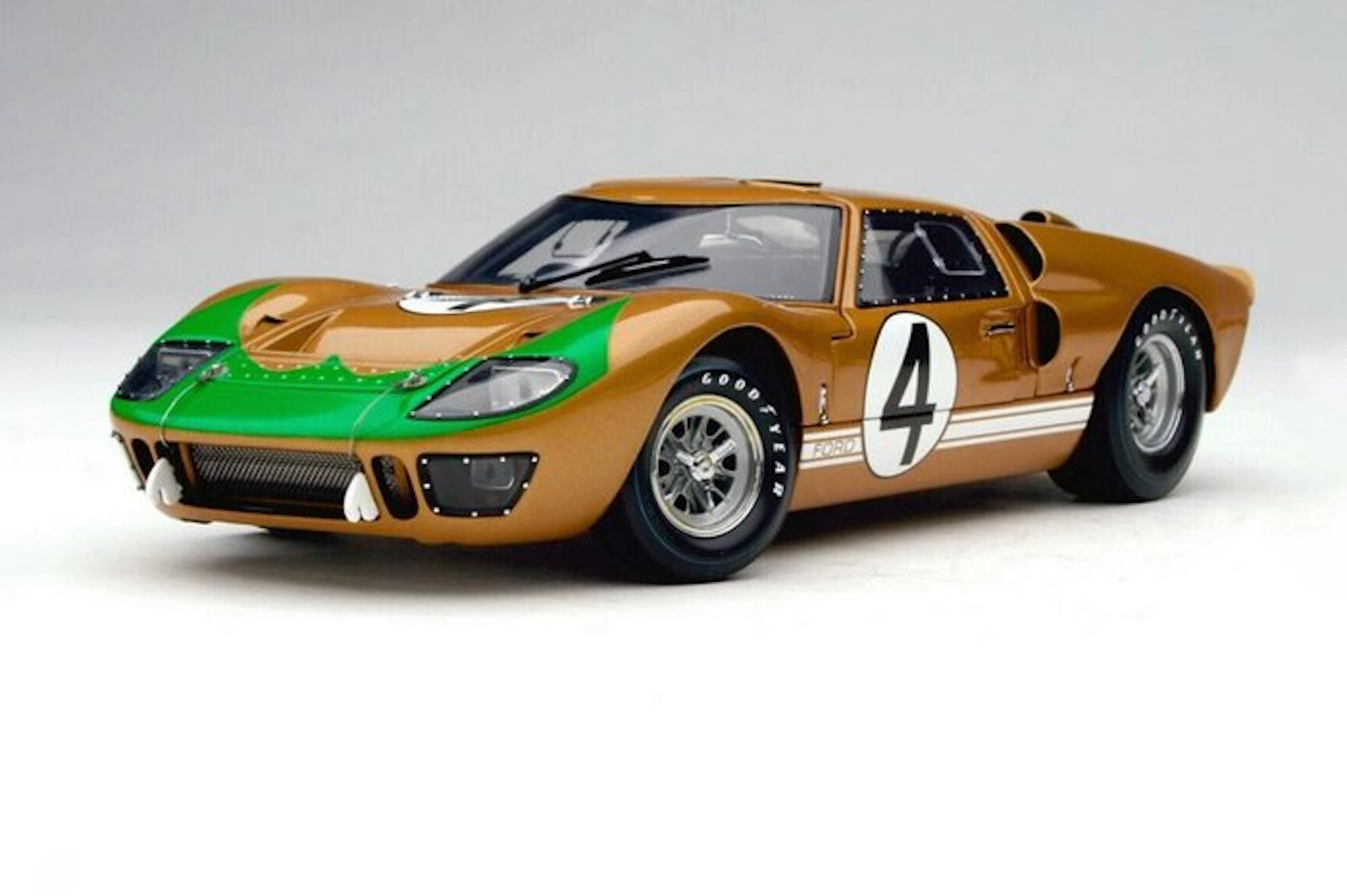 shelby collectibles 1:18 - Model car - Ford GT-40 MK II...