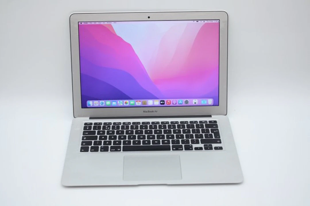 Rare find: Apple MacBook Air 13 inch (2015) | Core i5...