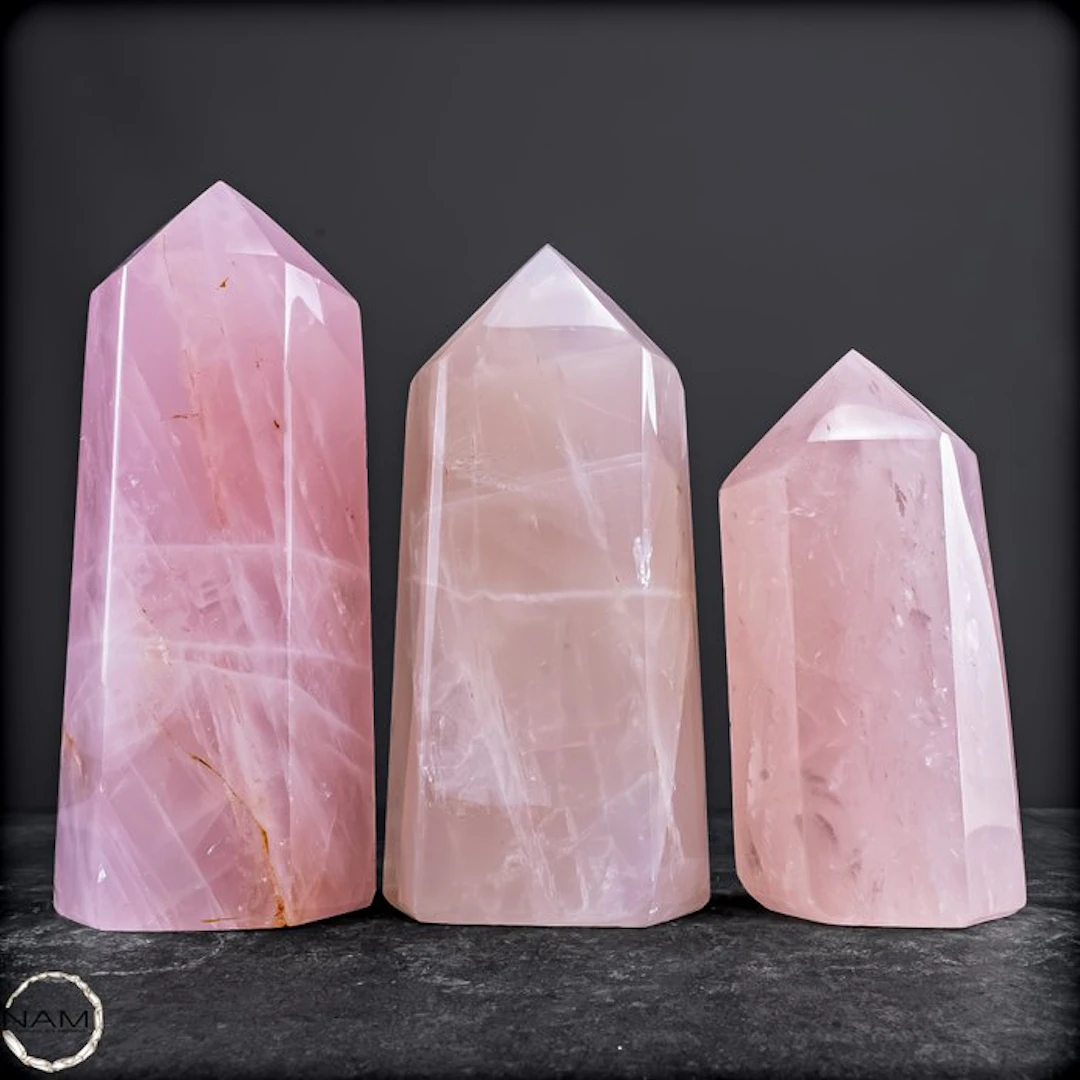 Natural rose quartz set from Brazil – 3 polished obelisks- 2753.96 g - (3)