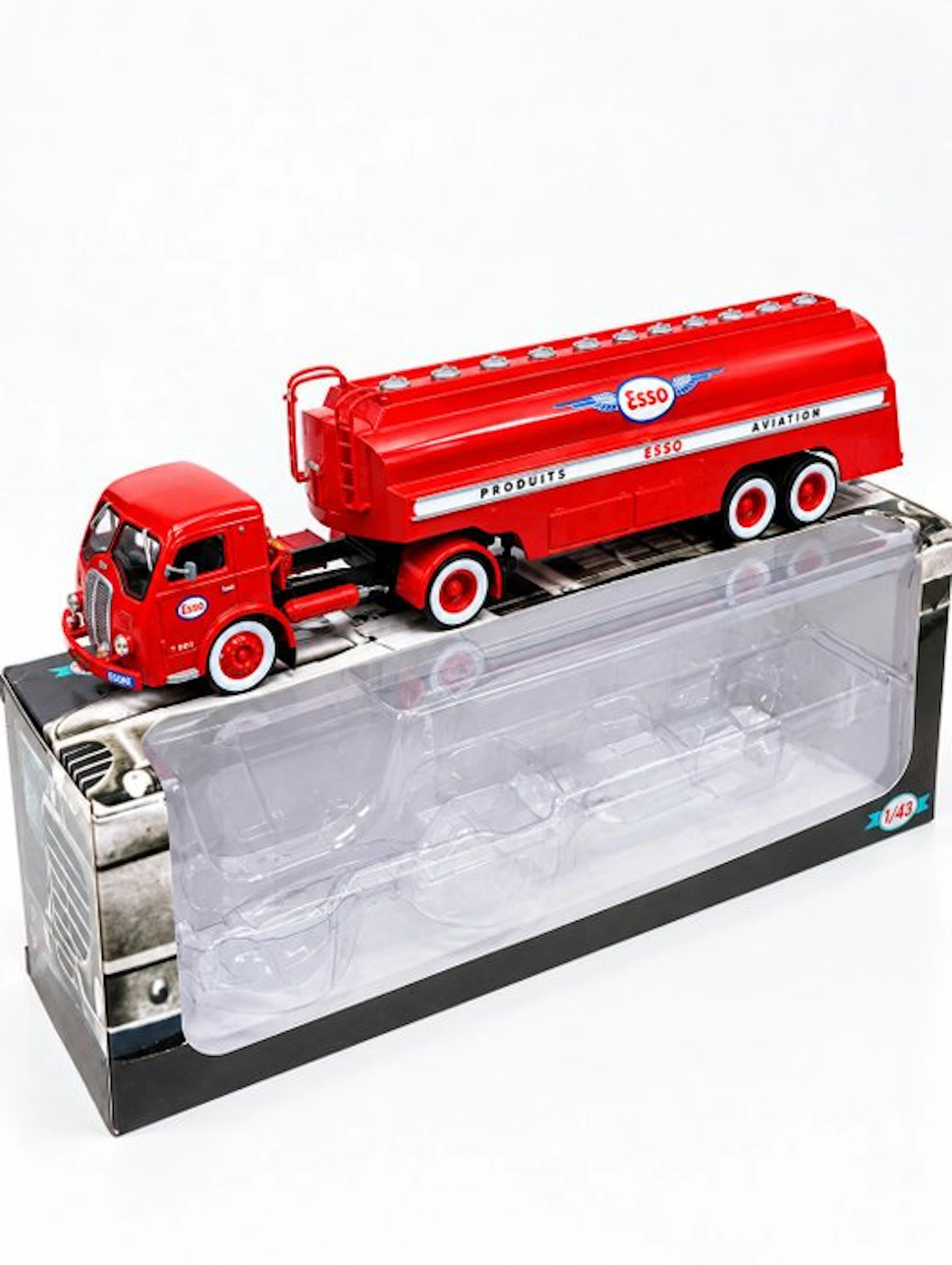 Altaya 1:43 - Model truck - Somua JL 17, "Esso Aviation" tanker