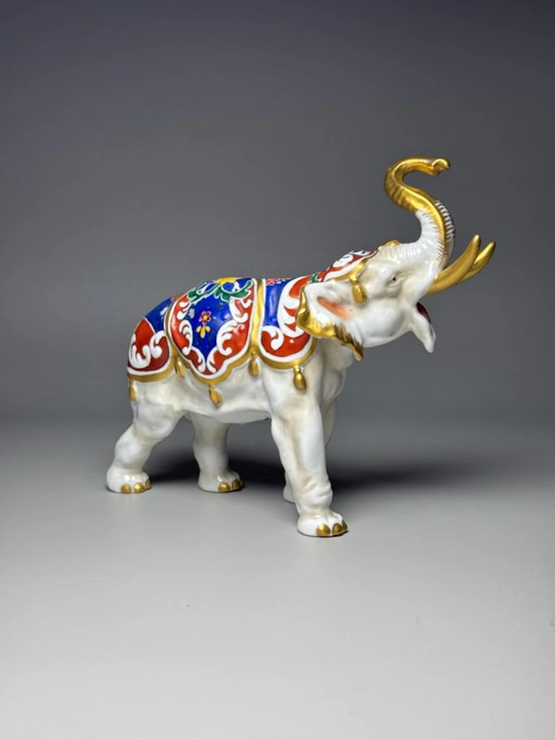 Von Schierholz Porcelain Manufactory - Figurine - An...