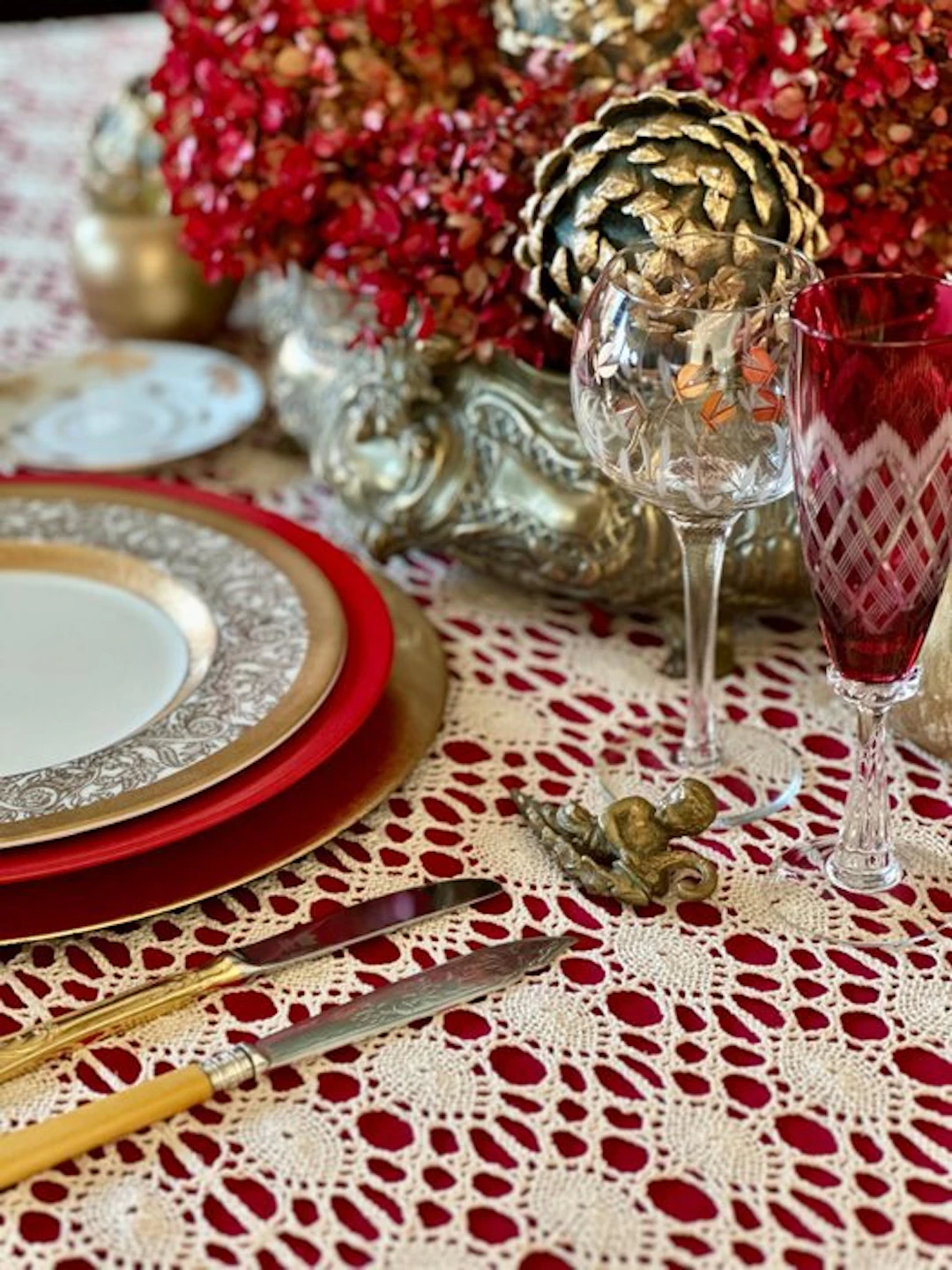 Beige bobbin lace tablecloth for large tables. - Tablecloth - 270 cm - 245 cm