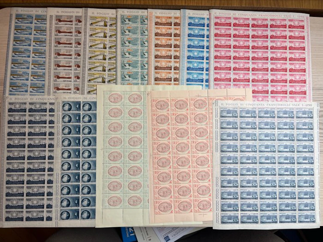 Italian Republic 1956 - Selection of the issue in...