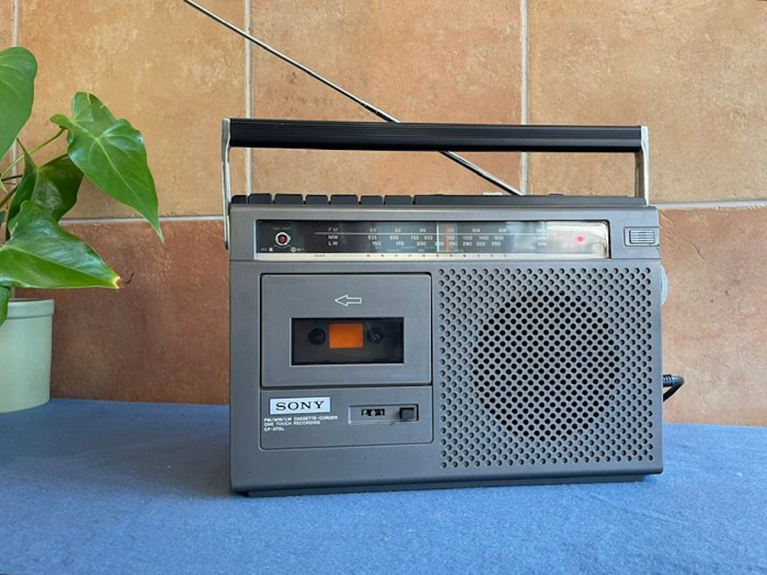Sony - CF-370L Portable radio