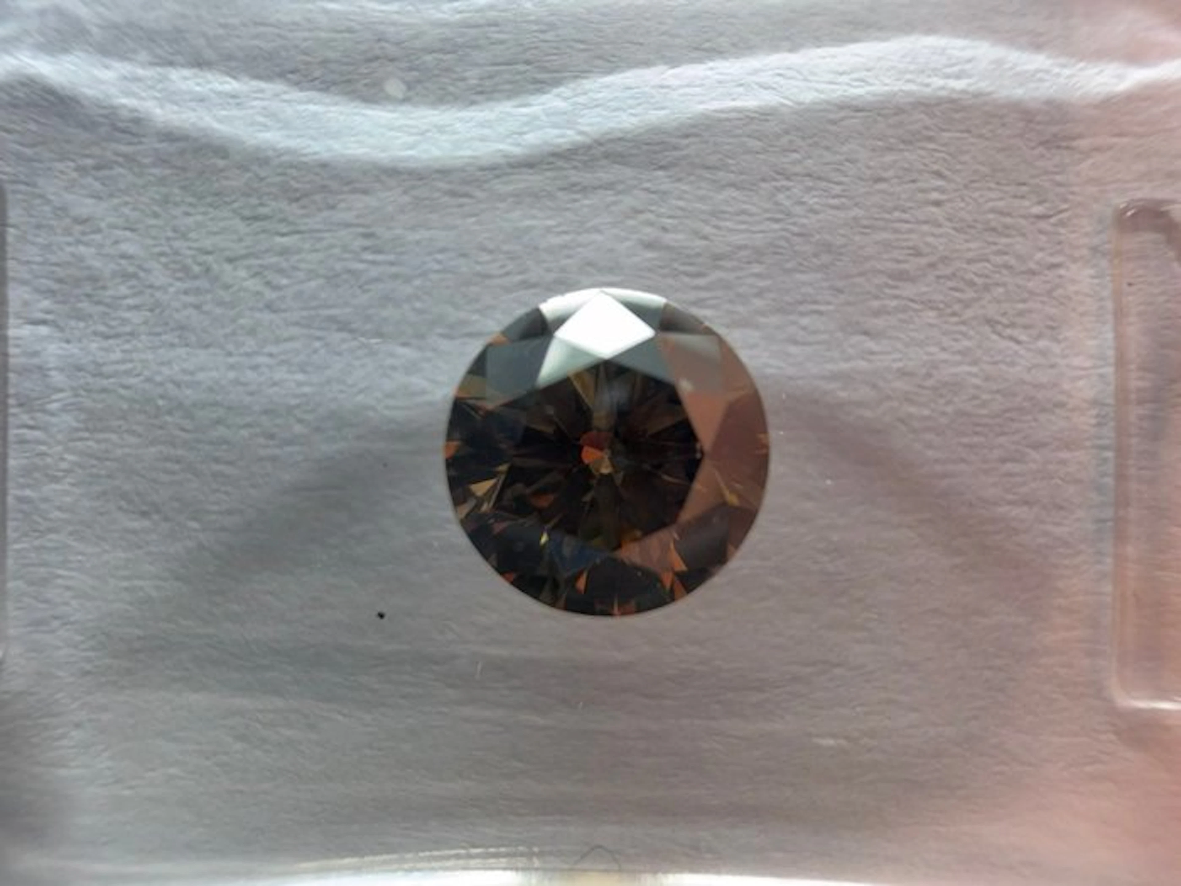 1 pcs Diamond (Natural coloured) - 0.57 ct - Round...