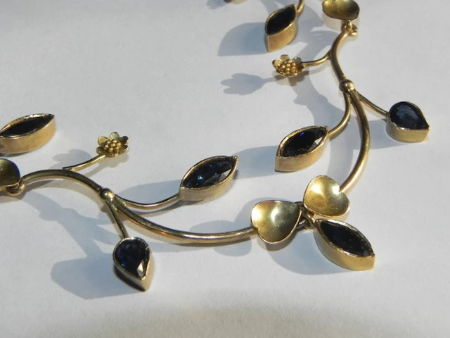 Necklace - 18 kt. Yellow gold Sapphire