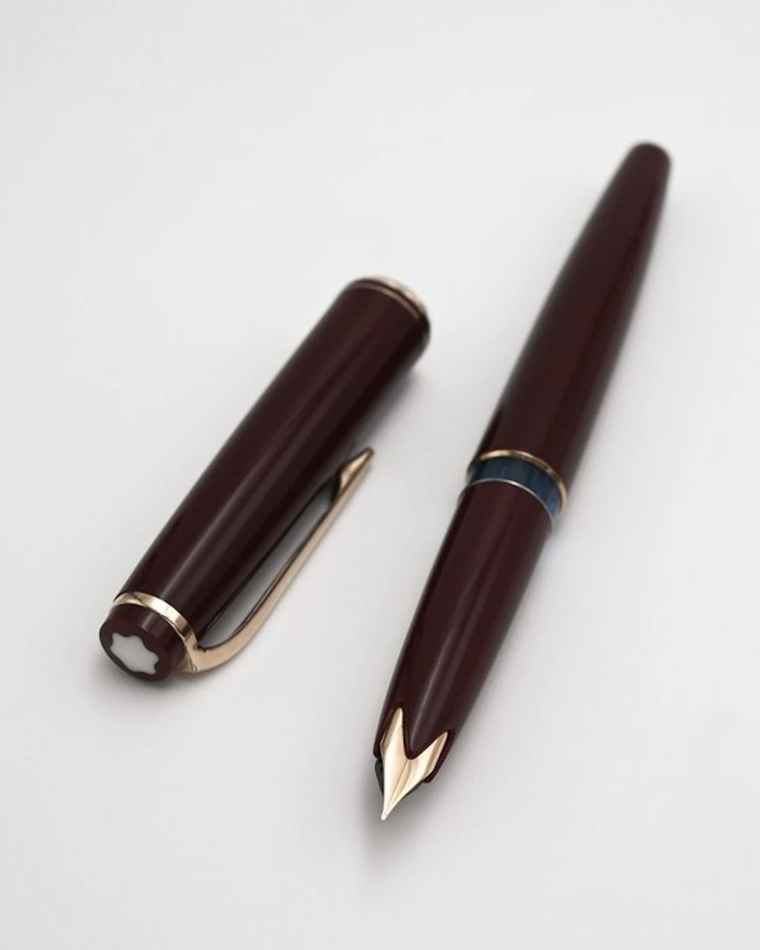 Montblanc - 24 Burgundy - Fountain pen