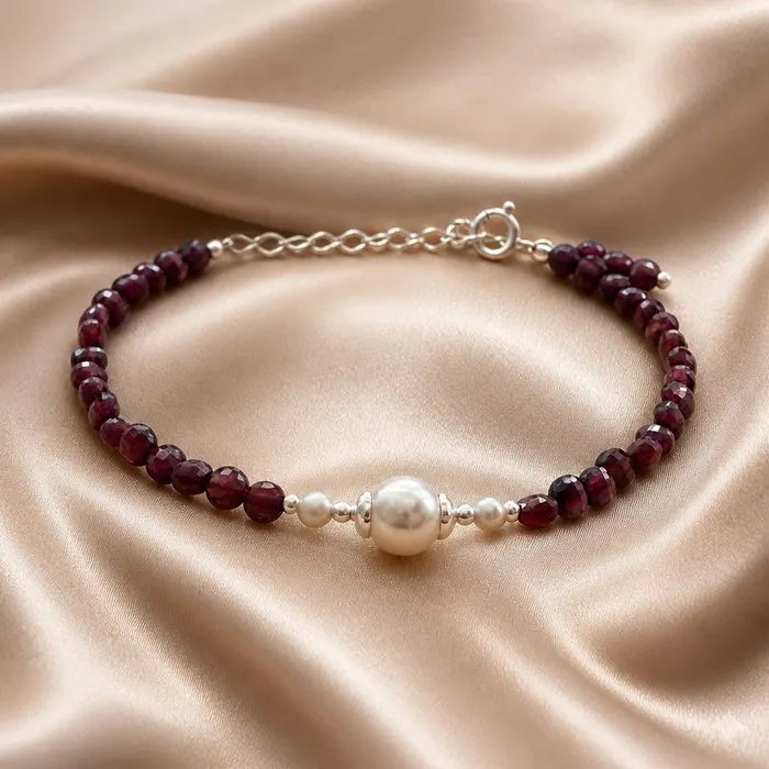 Pearl - Silver - Bracelet - Akoya pearls, garnet