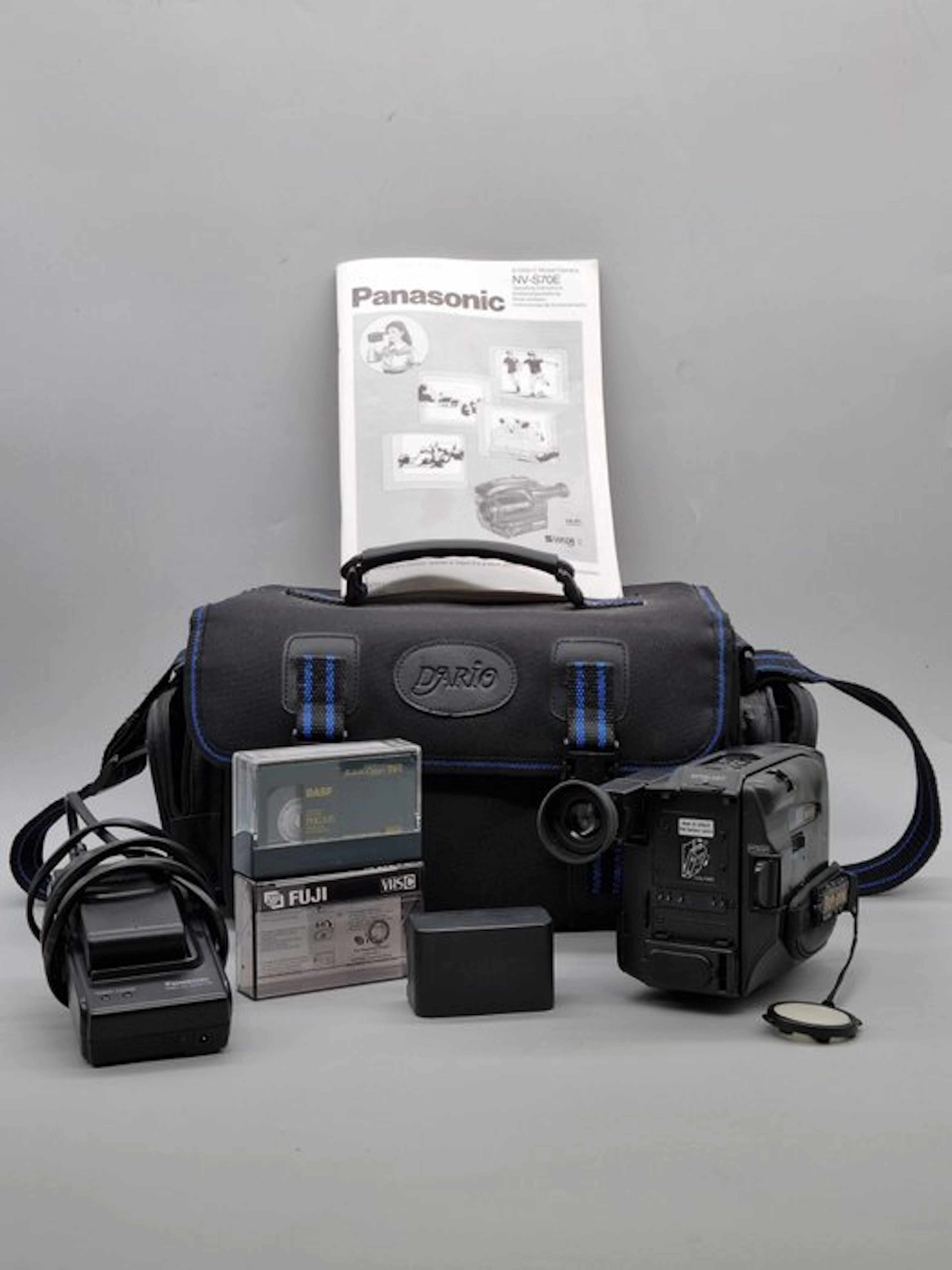 Panasonic NV-S70E - S-VHS-C Camcorder Komplettset...