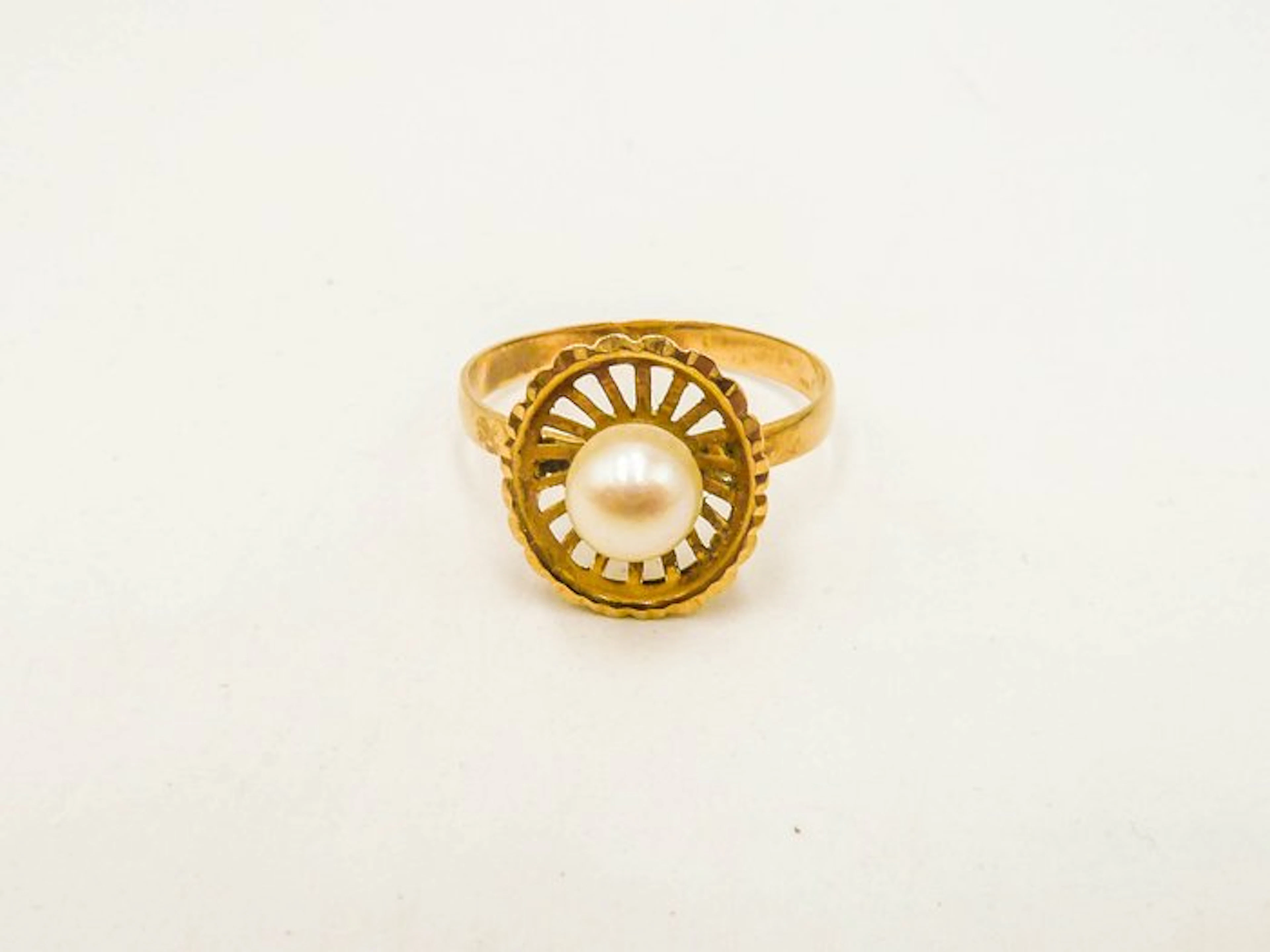 Ring - 18 kt. Yellow gold Pearl