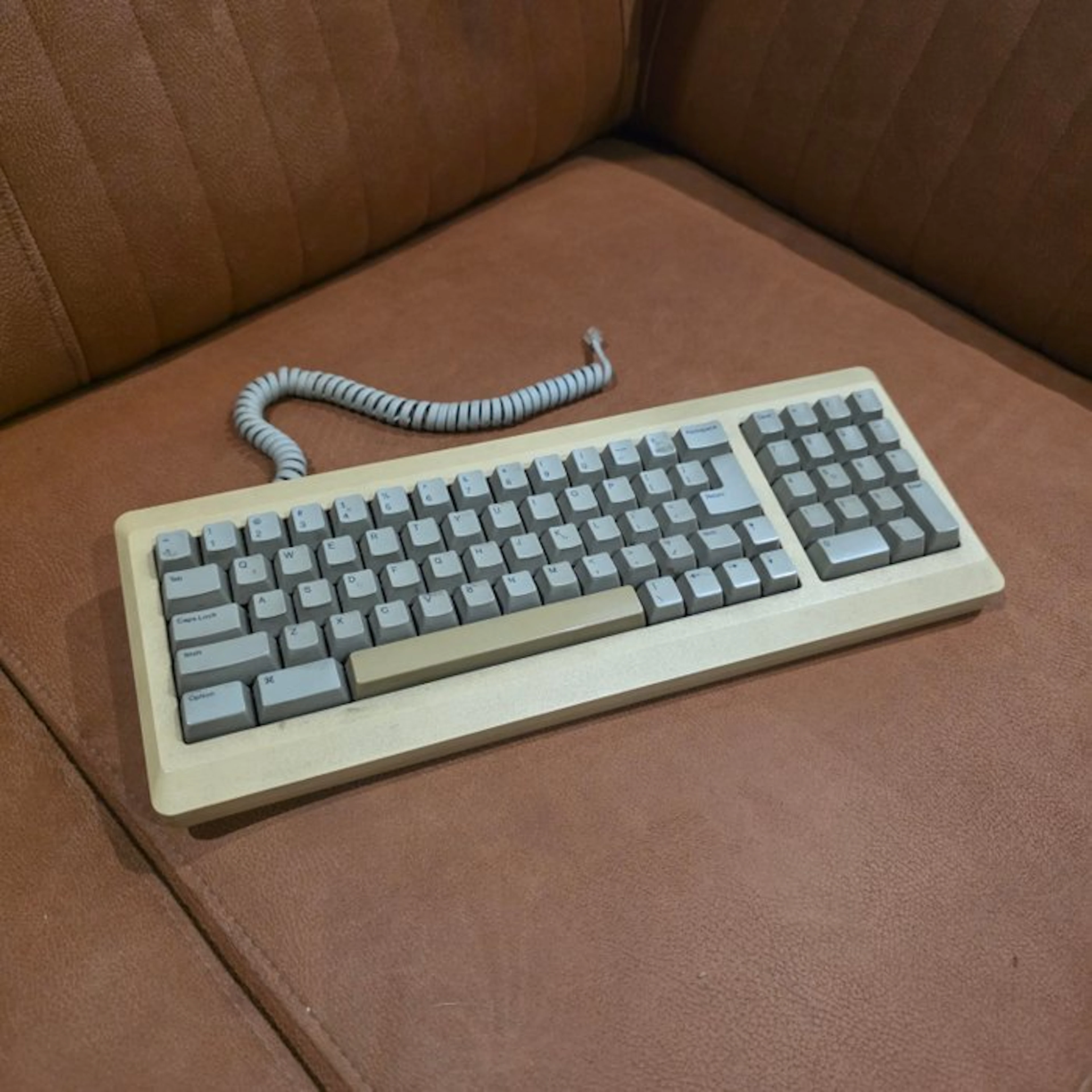 Apple [NO RESERVE PRICE] Vintage Macintosh Plus Keyboard...