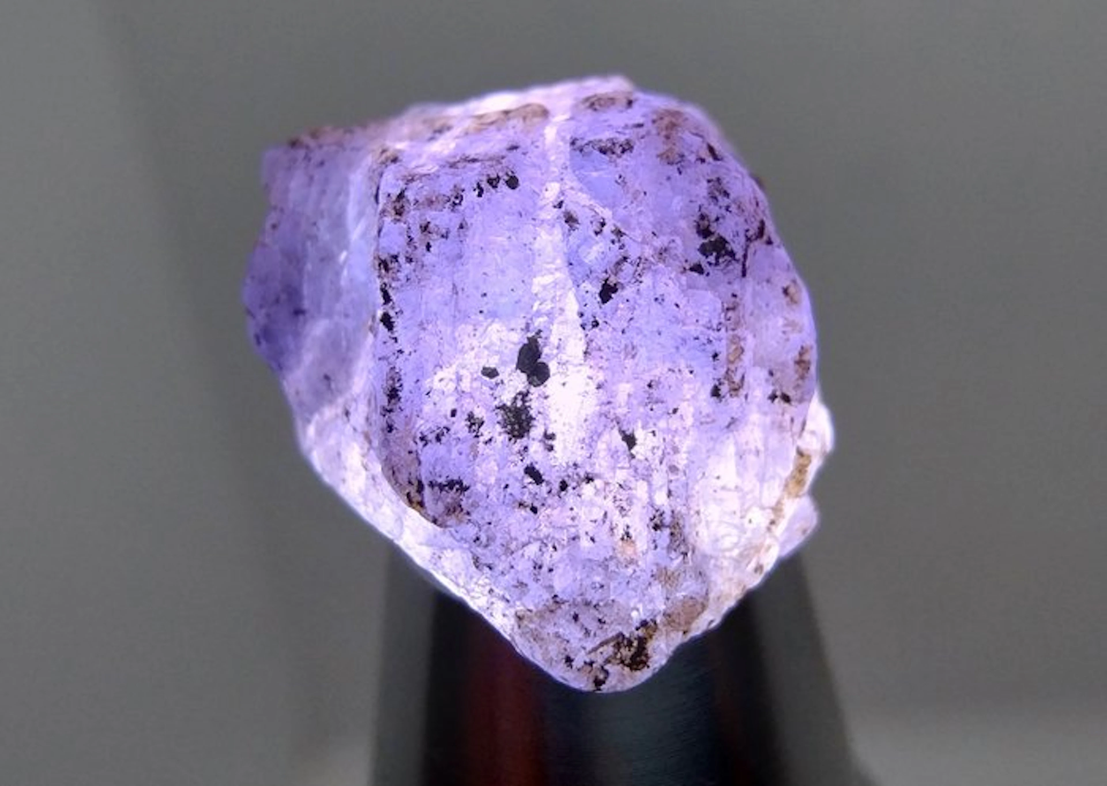 10.6 cts - Natural Crystal Tanzanite Rough- 2.12 g