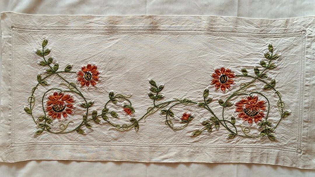 Decorative ornament - Italy - Linen Centerpiece Table Runner