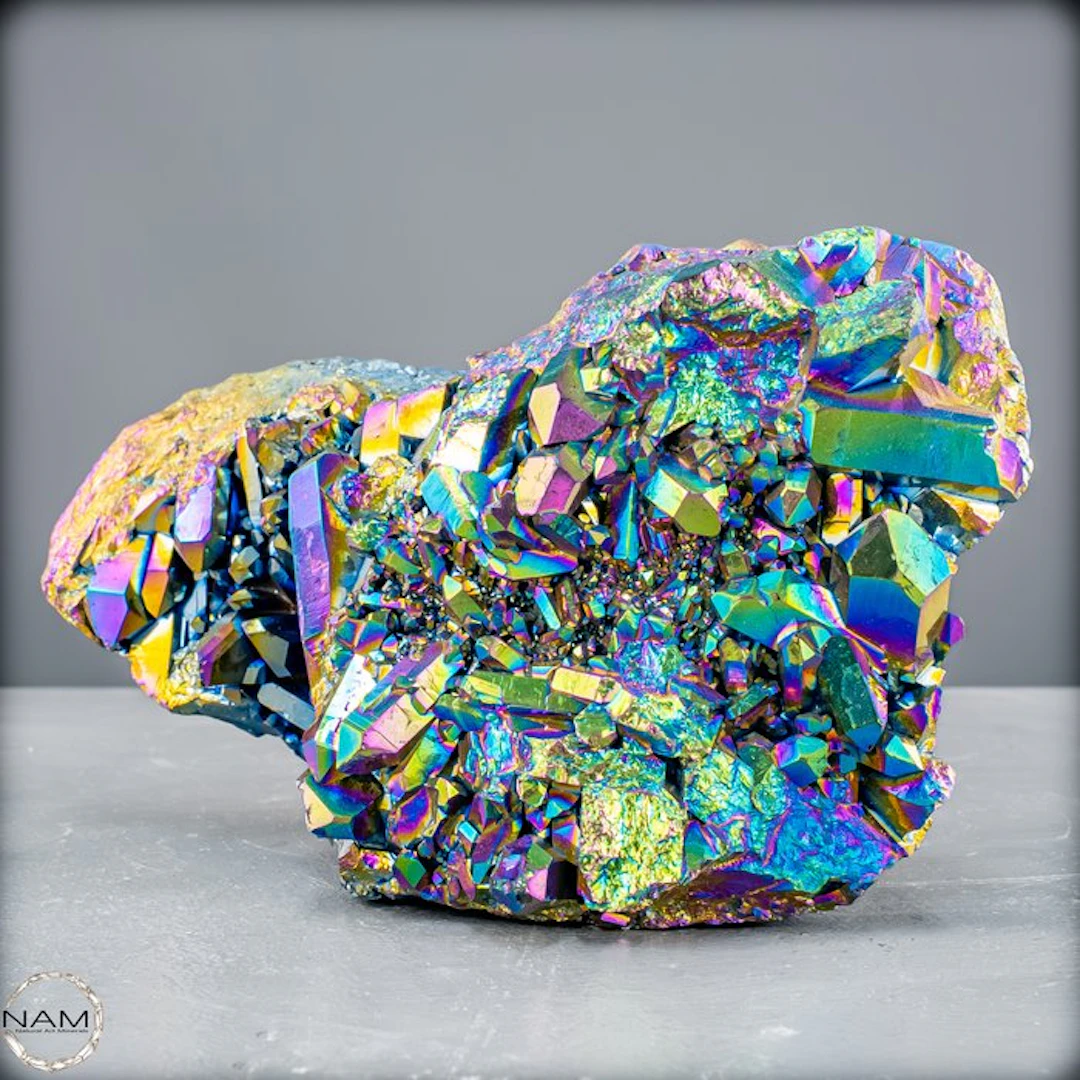 Natural aura-amethyst druzy from Uruguay – A kaleidoscope...