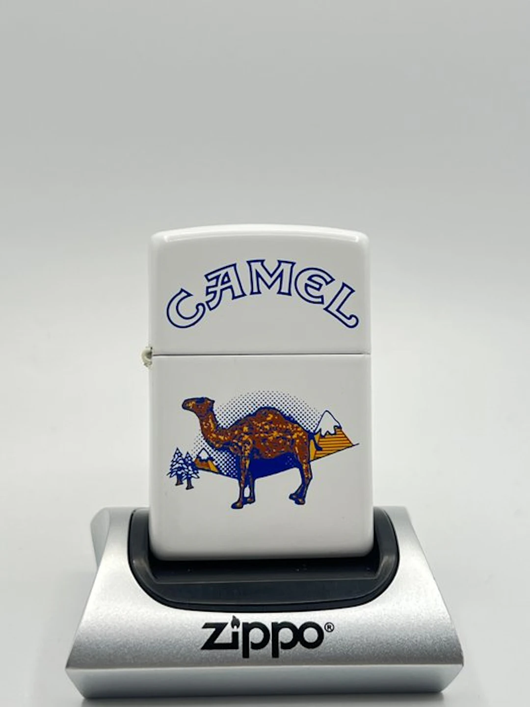 Zippo - Camel Holiday / Winter Snow Edition - Matte White...