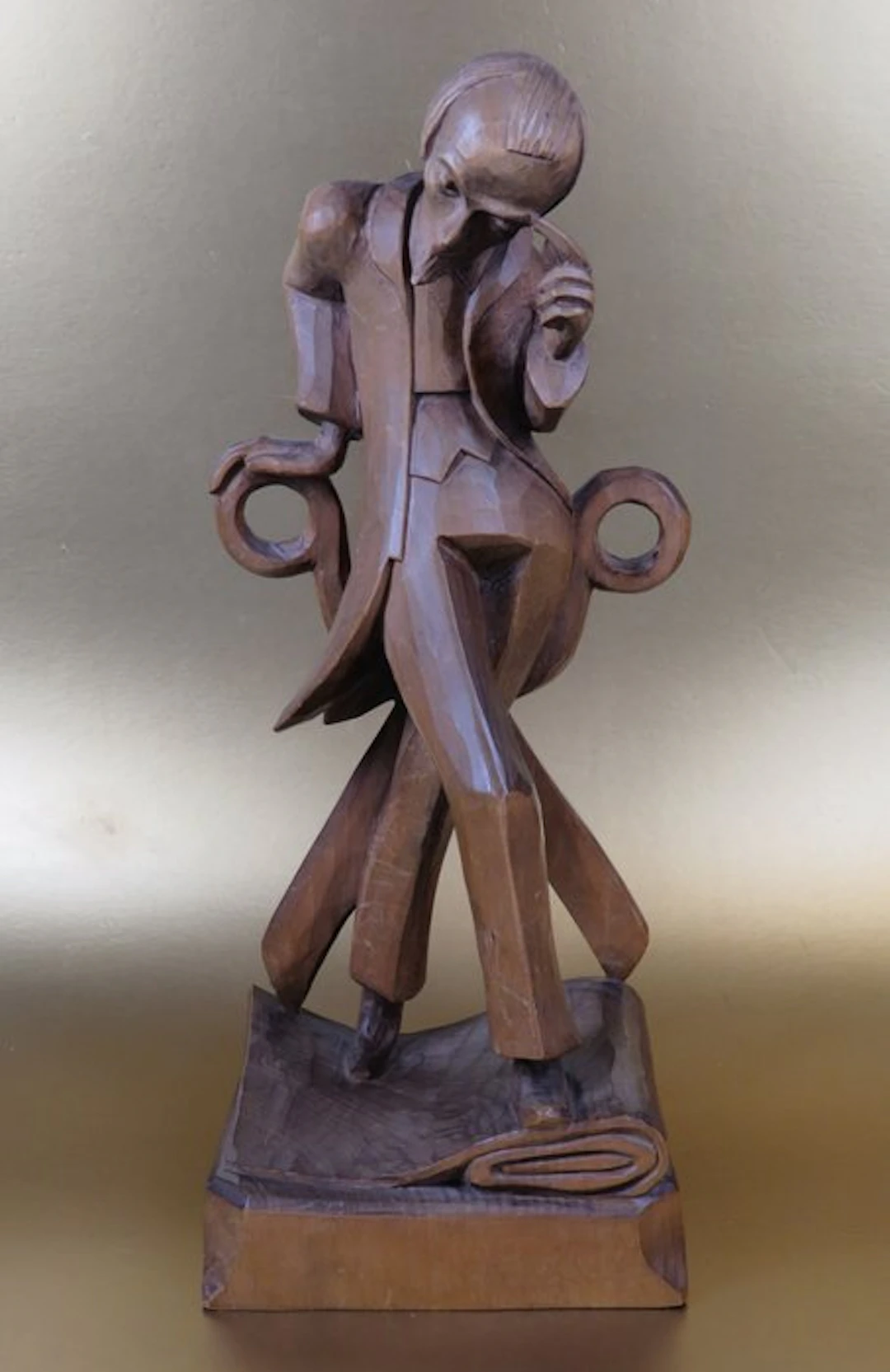 Kledingmaker/coupeur/kostuummaker met grote schaar - Scissors - Wood