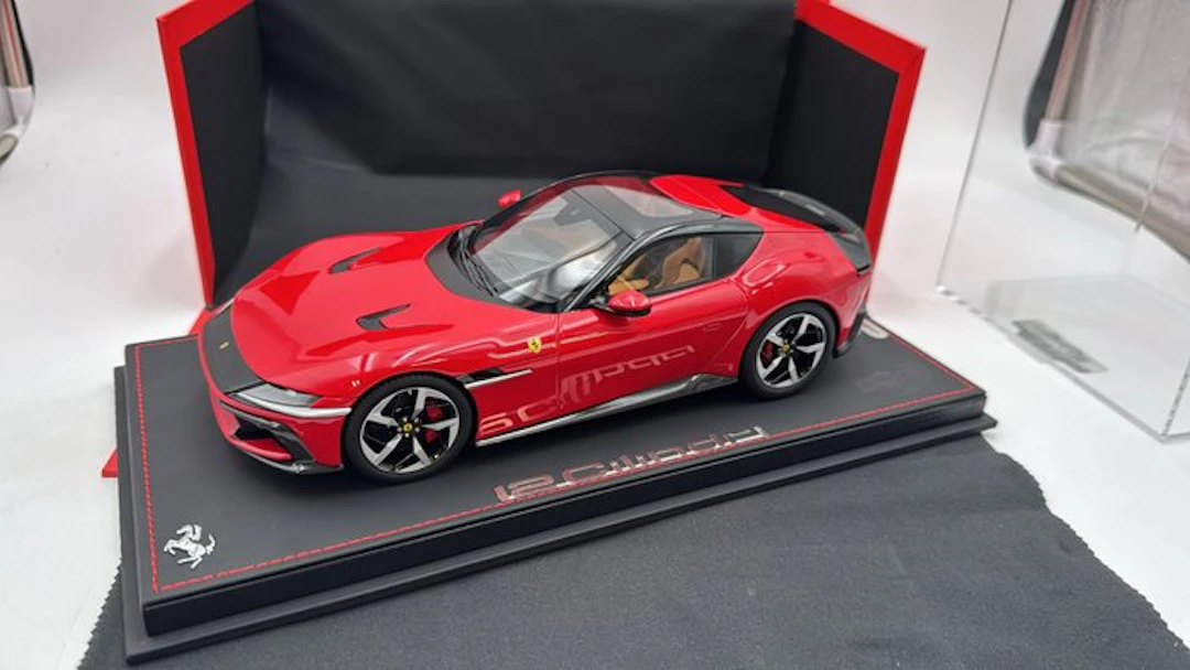 BBR 1:18 - Model car - Ferrari 12Cilindri Panoramic Roof, num. 9/24 - (cod.O22)