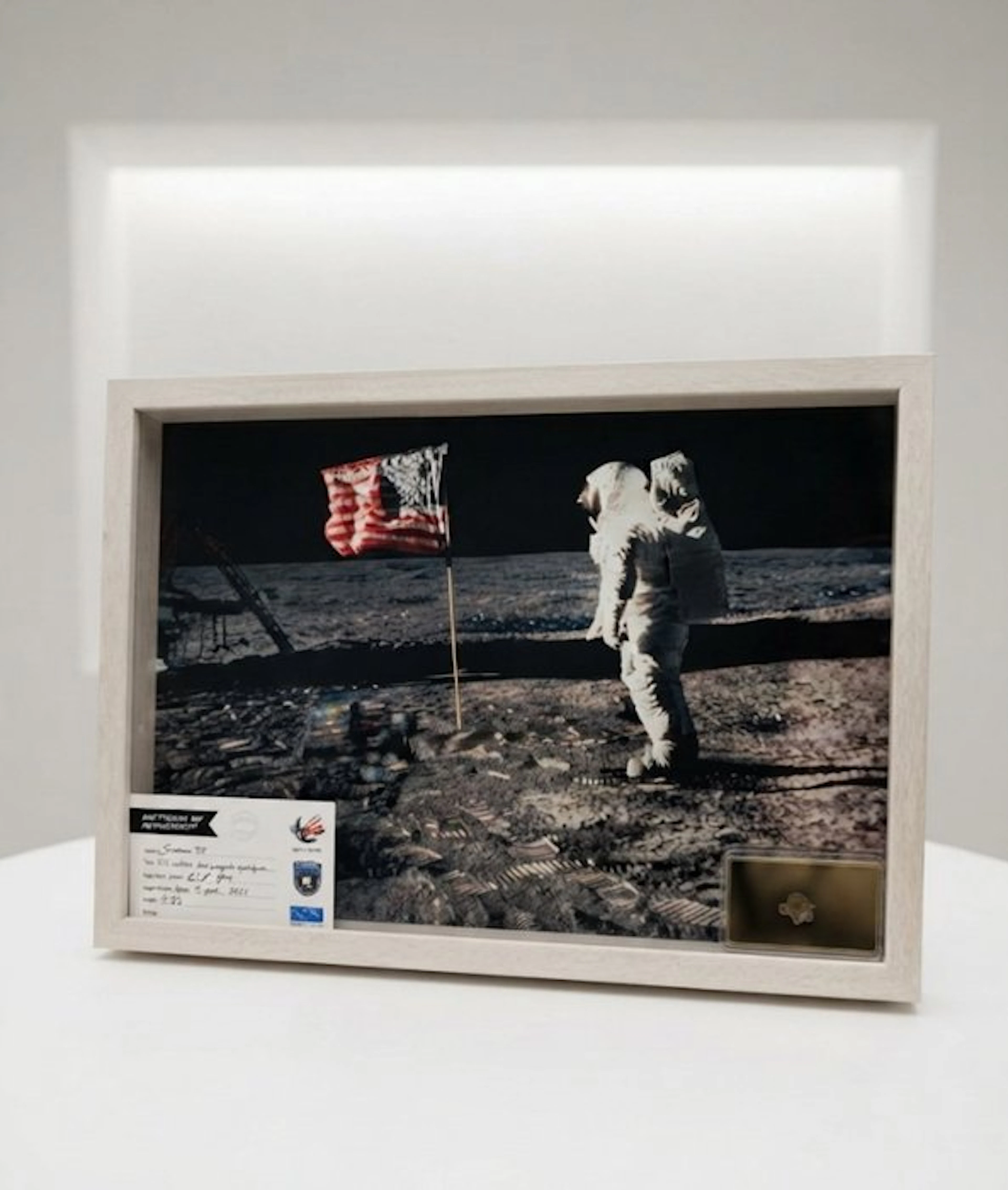 NASA - Space memorabilia - 1960-1970 - Original photo and meteorite