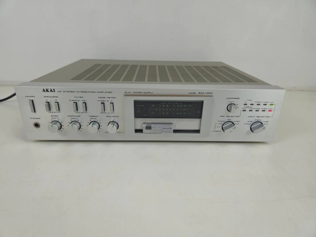 Akai - AM-UO4 Solid state integrated amplifier