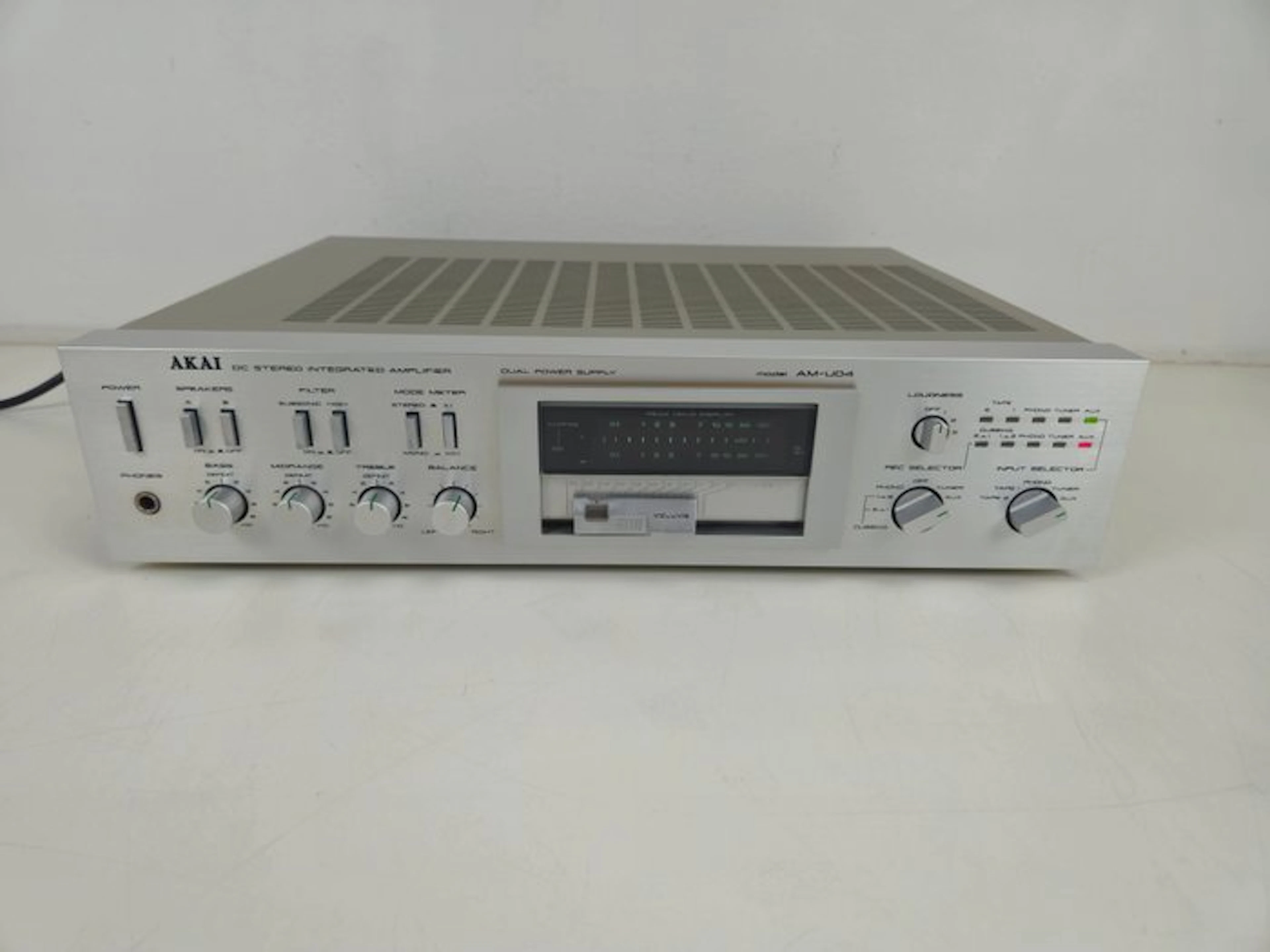 Akai - AM-UO4 Solid state integrated amplifier