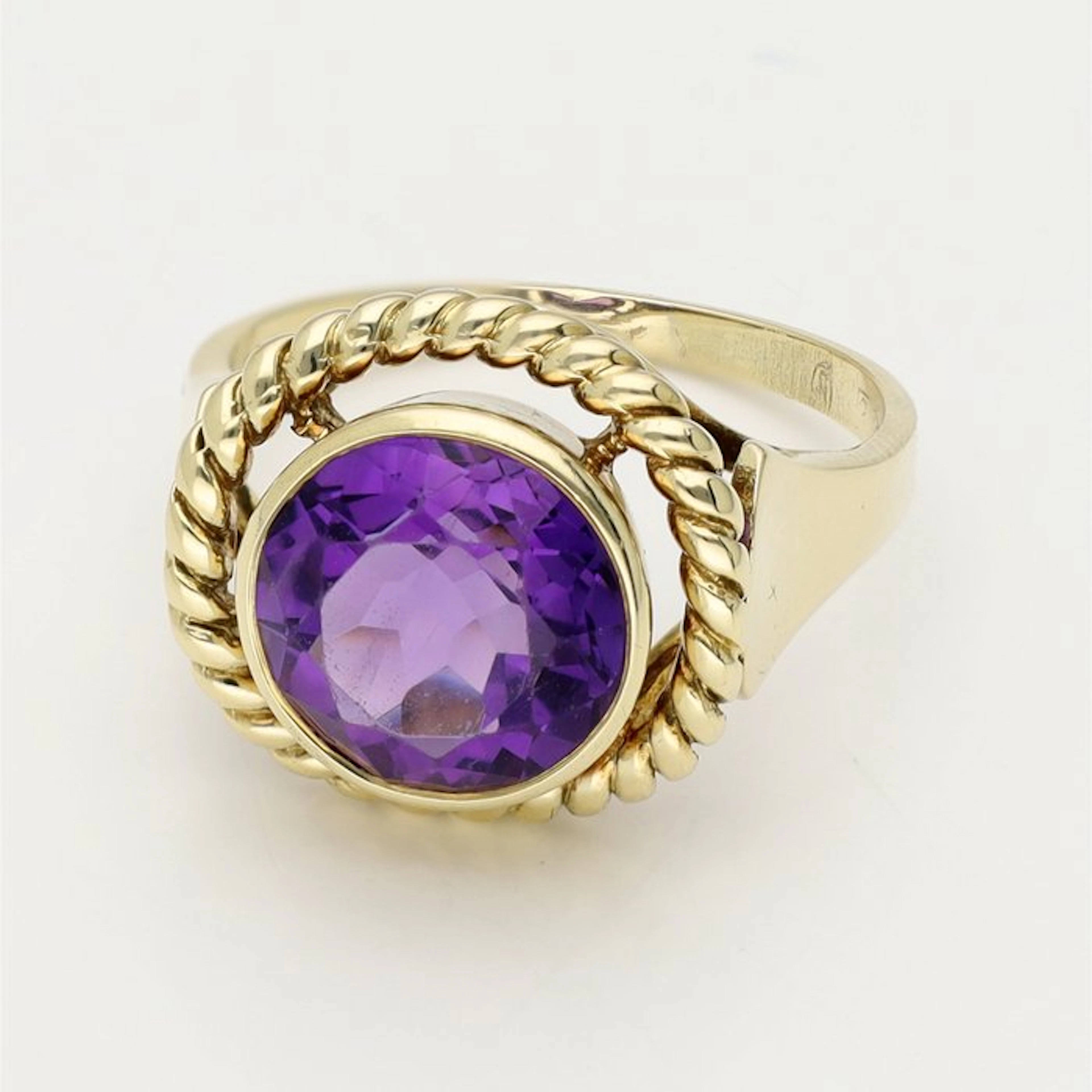 Ring - 14 kt. Yellow gold Spinel