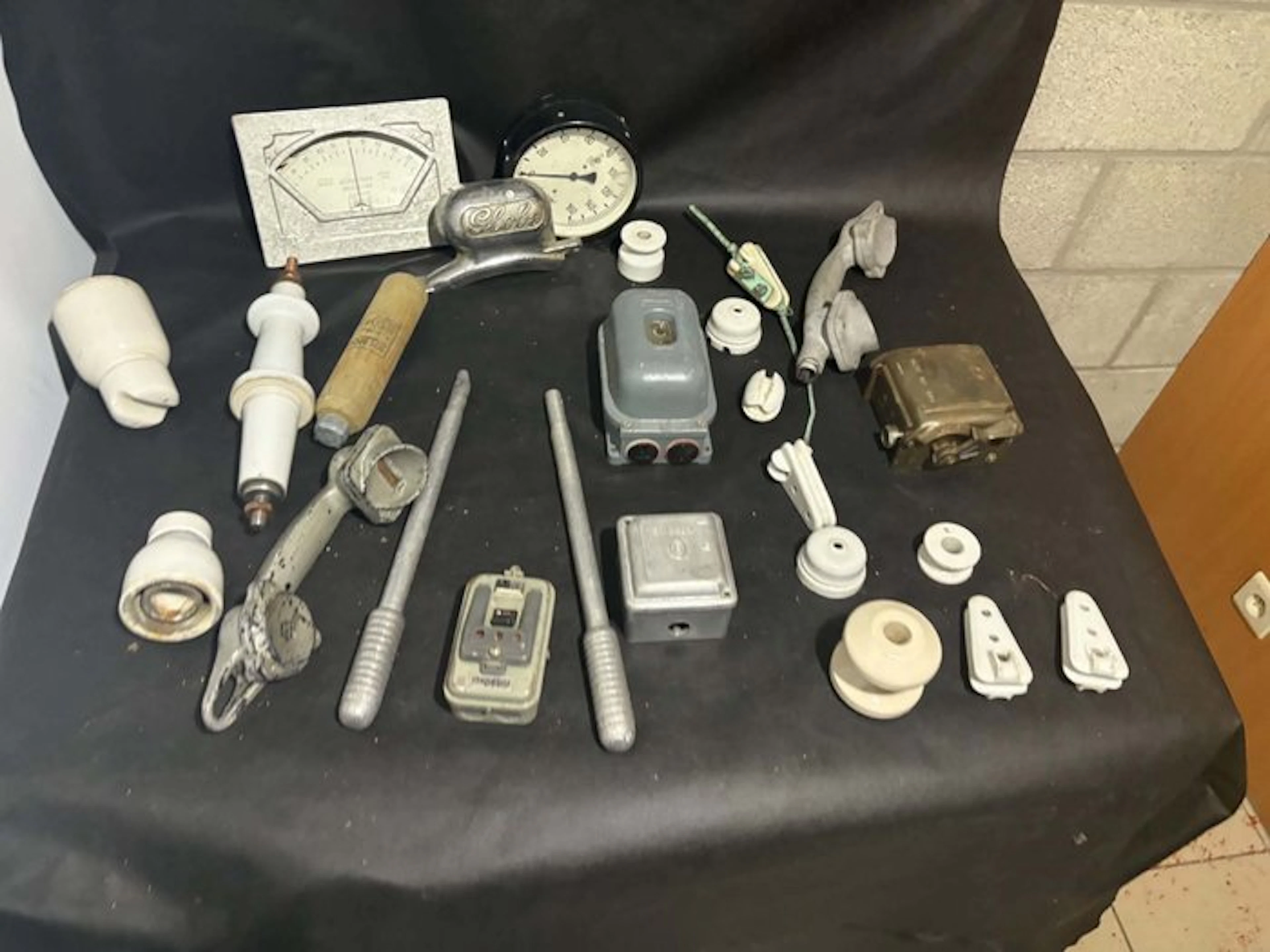 Memorabilia collection - Industrial decor Vintage...