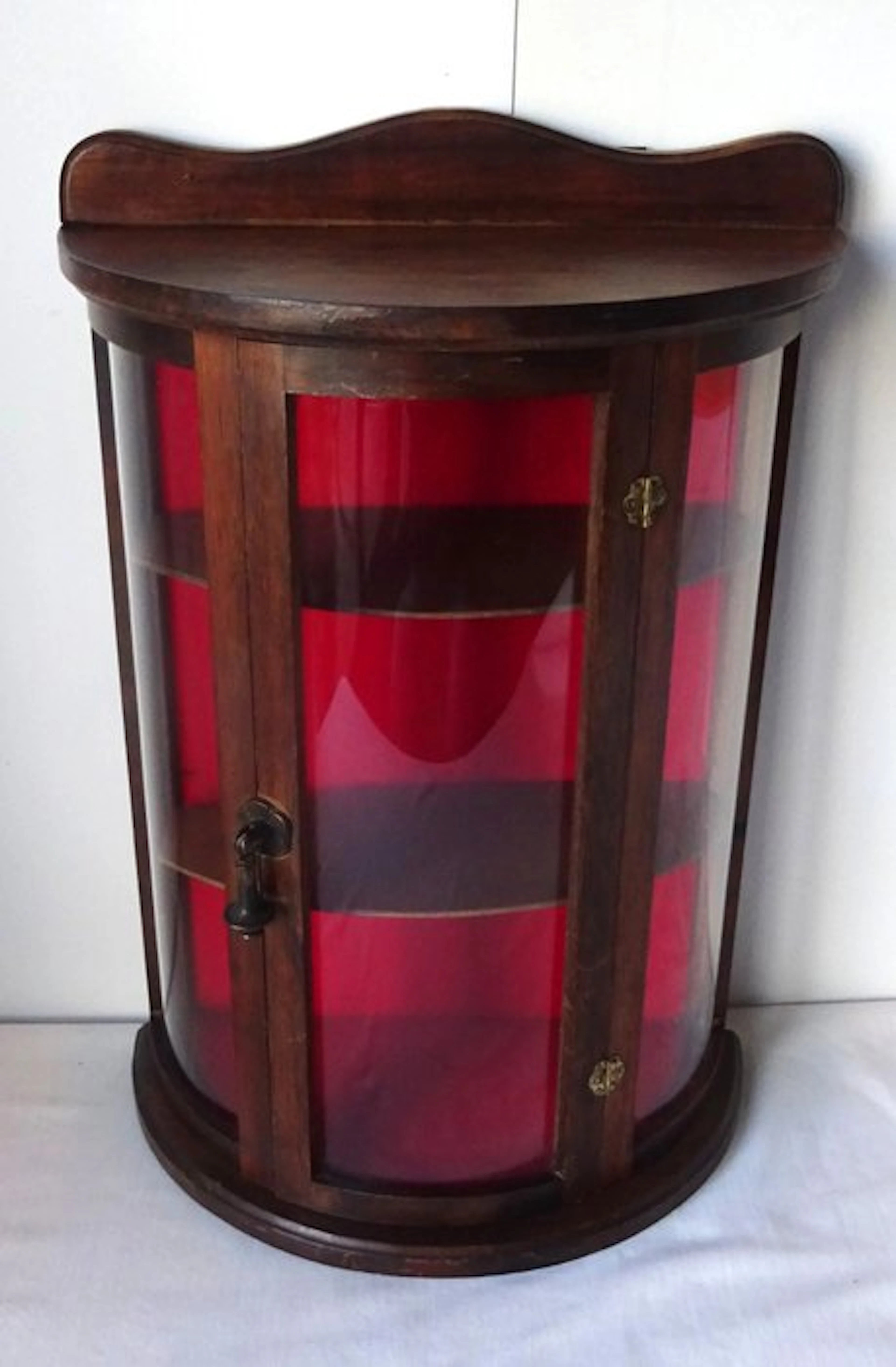 Display cabinet - Antique display cabinet; vitrine - Wood