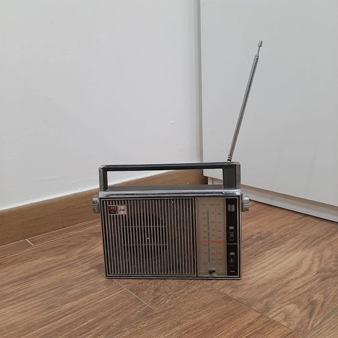 Toshiba - 11L-855FL Transistor radio