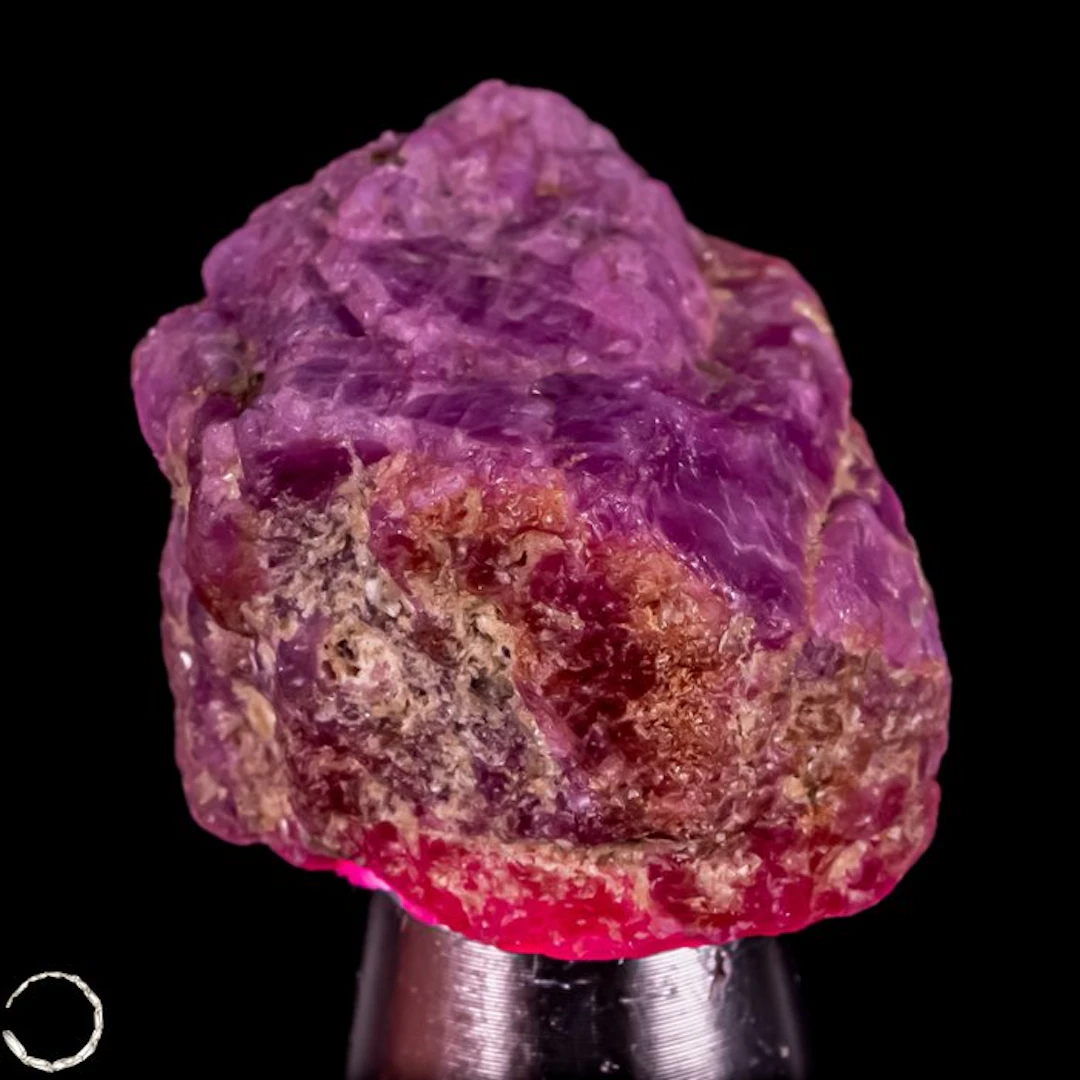 Extraordinary raw ruby crystal – Intense red natural...