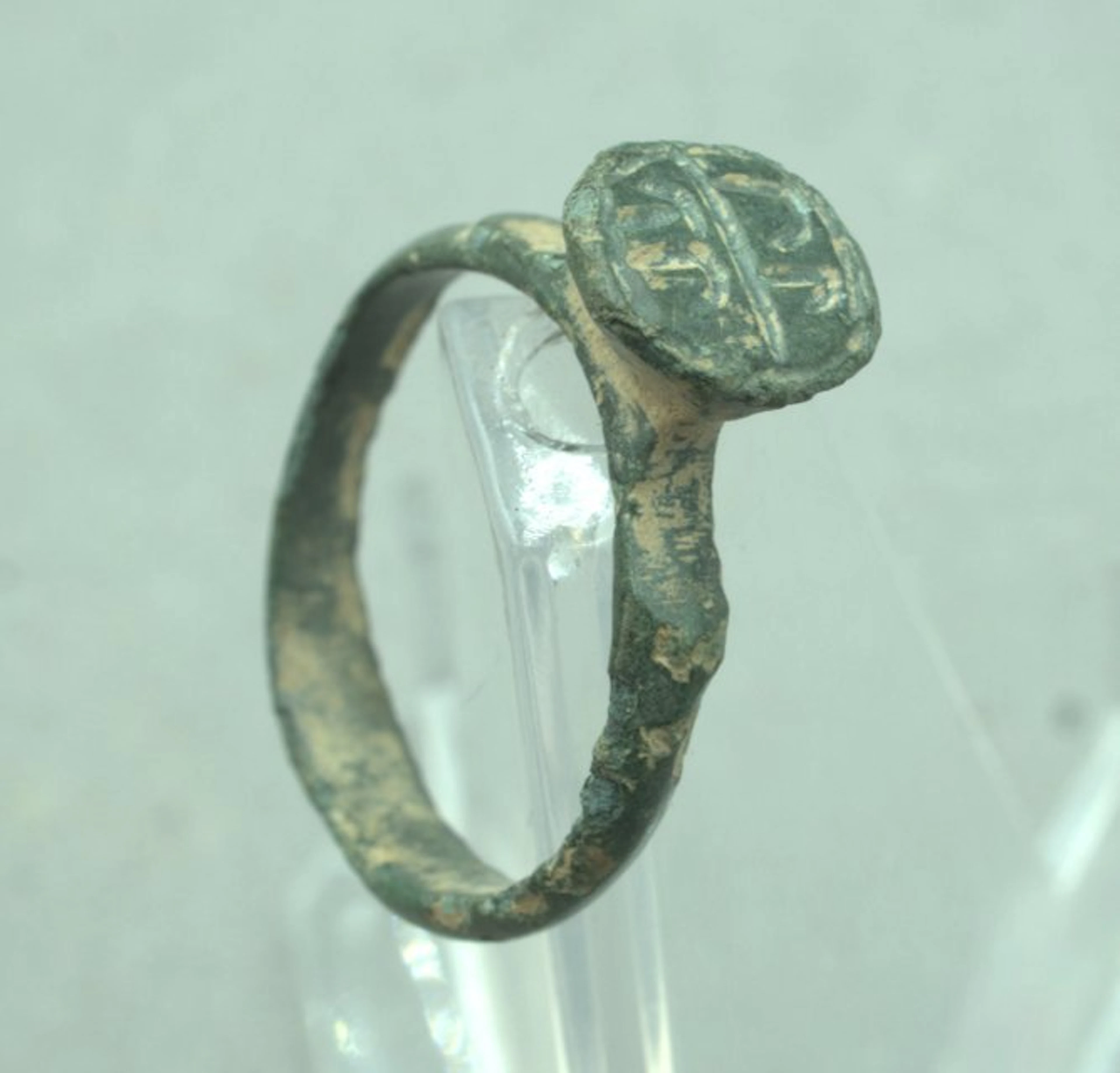 Medieval, Crusaders Bronze Finger ring - 19 mm (No reserve price)