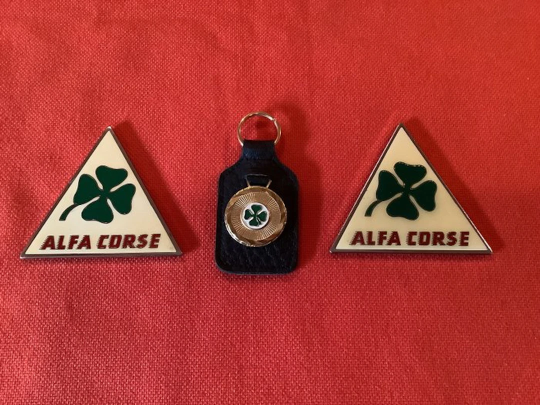 emblems, keychains - Alfa Romeo - Emblemi