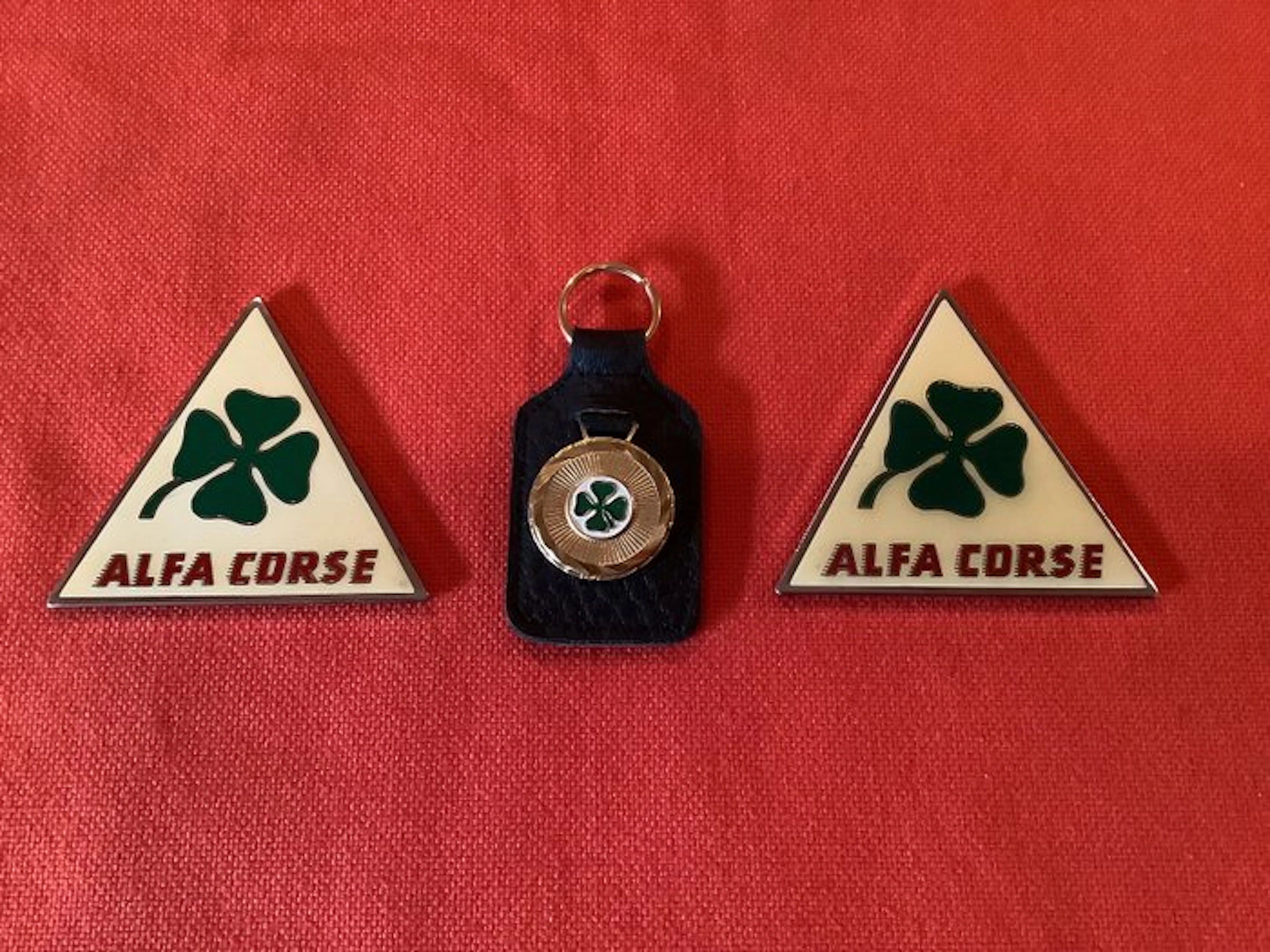 emblems, keychains - Alfa Romeo - Emblemi