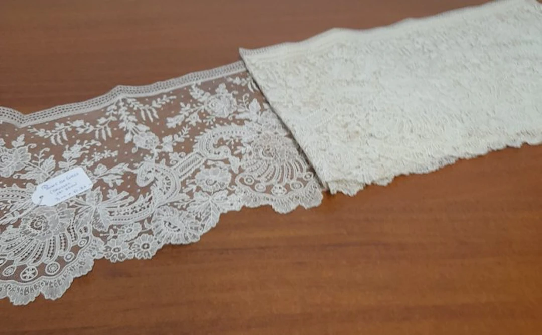 Decorative ornament - Belgium - Brussels needle lace