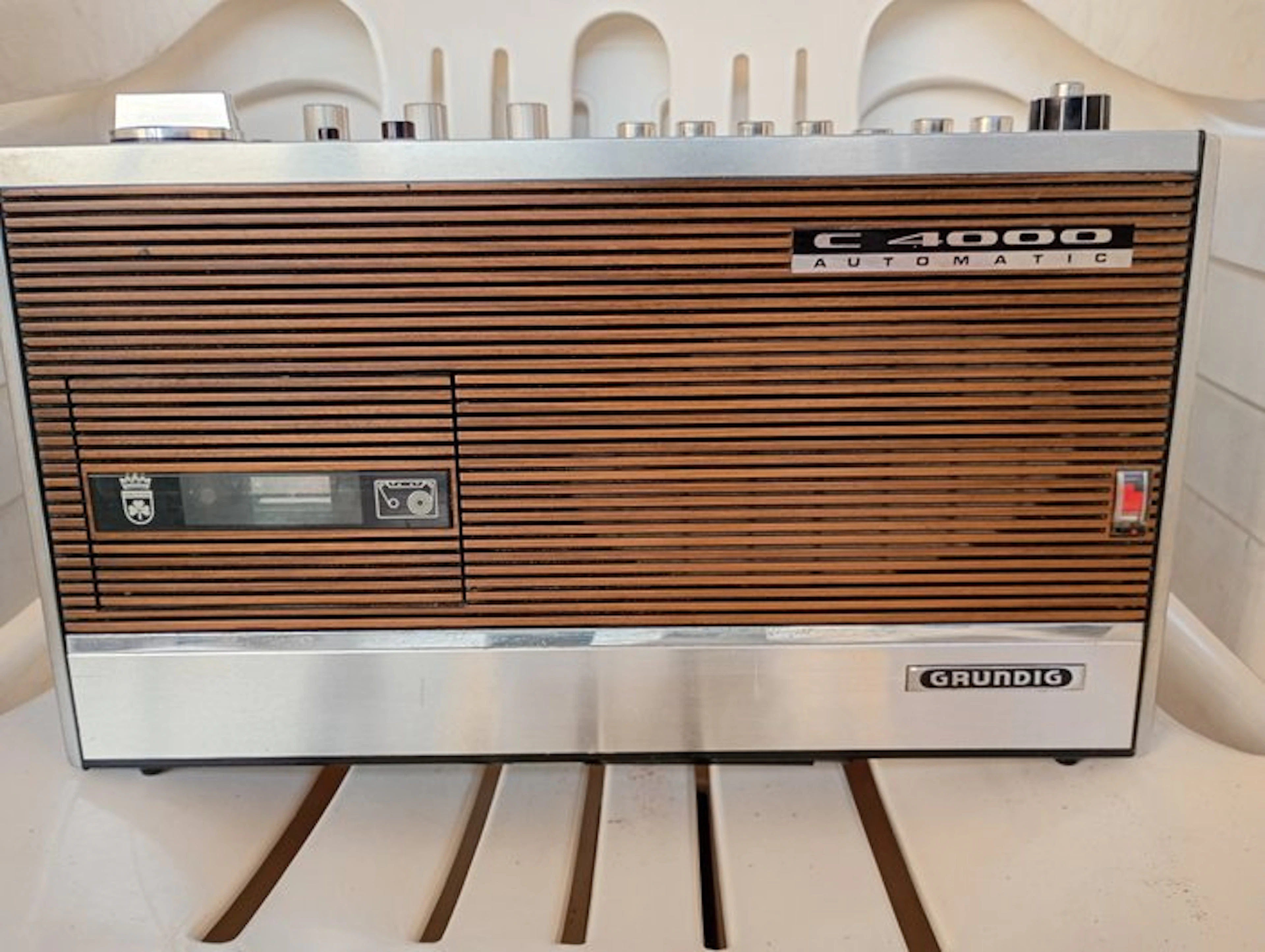 Grundig - C 4000 Automatic Radio