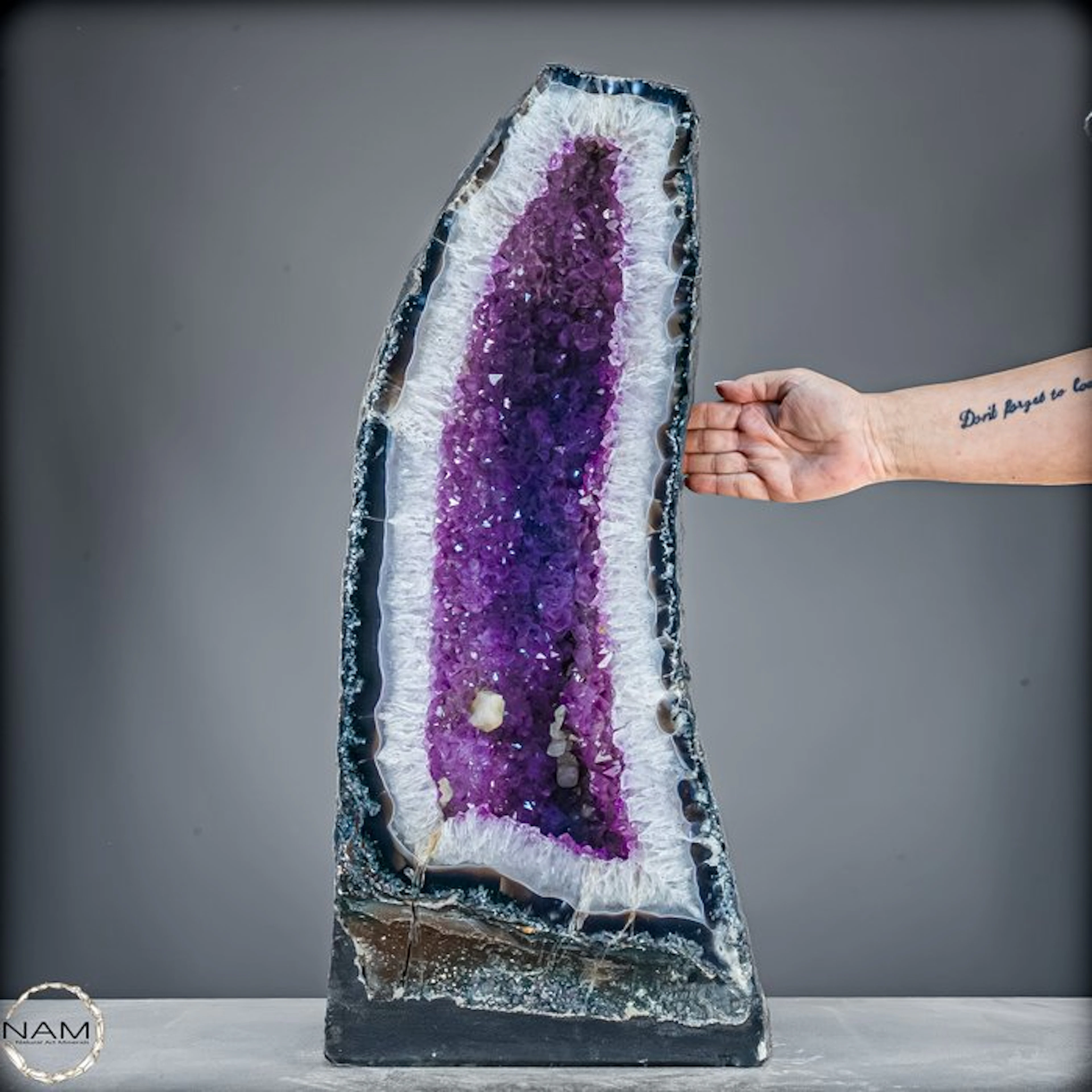 Beautiful amethyst druse with calcite – wonder of nature - Artwork- 49812.22 g