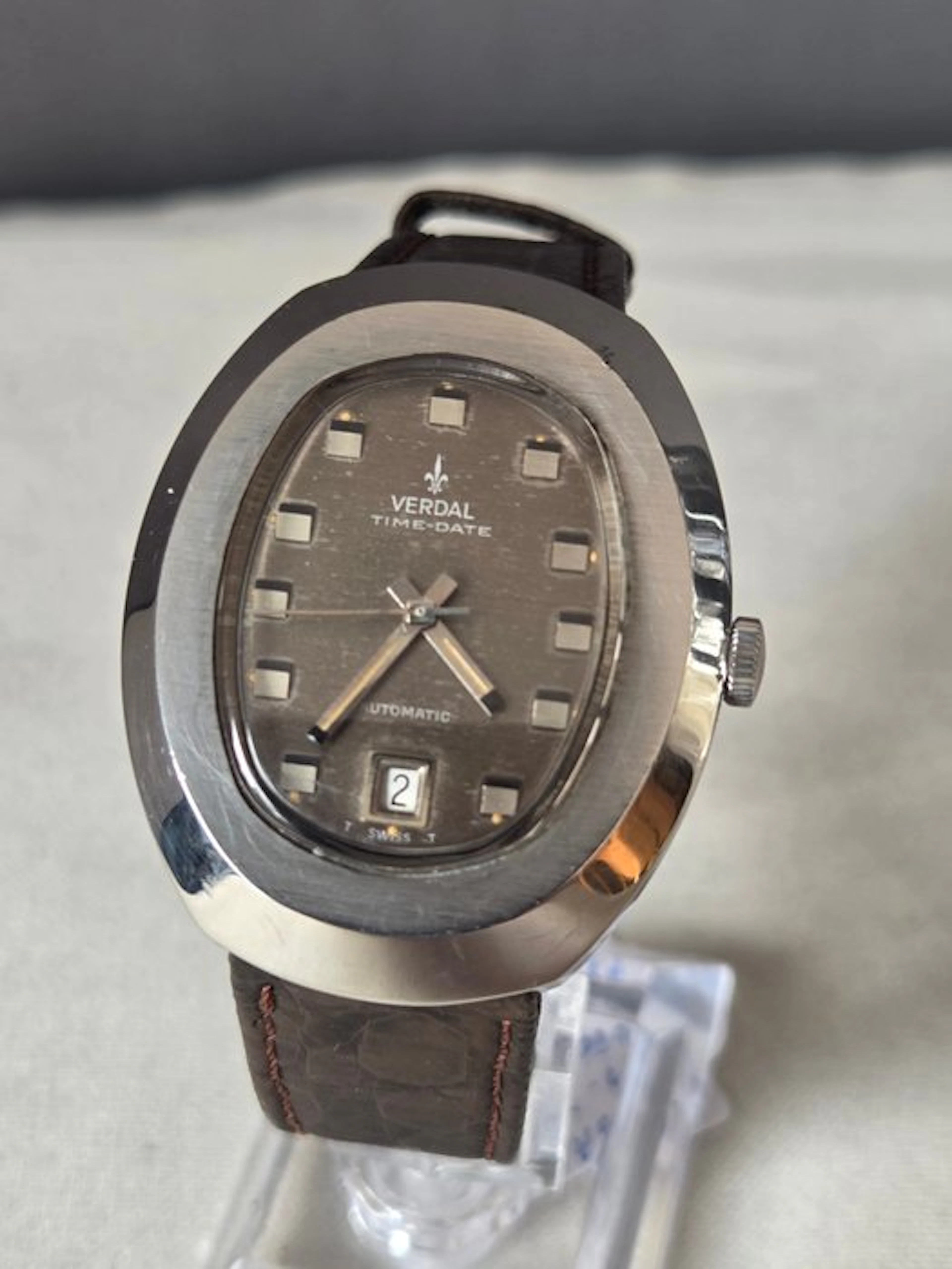 Verdal - Time Date - Automatic - "UFO - Case" - No...