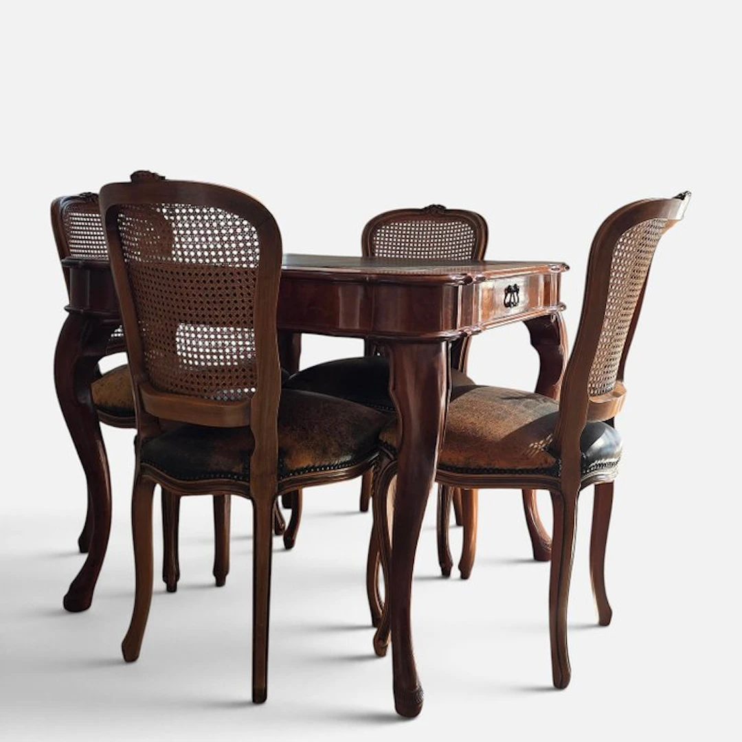 Games table - Burr walnut