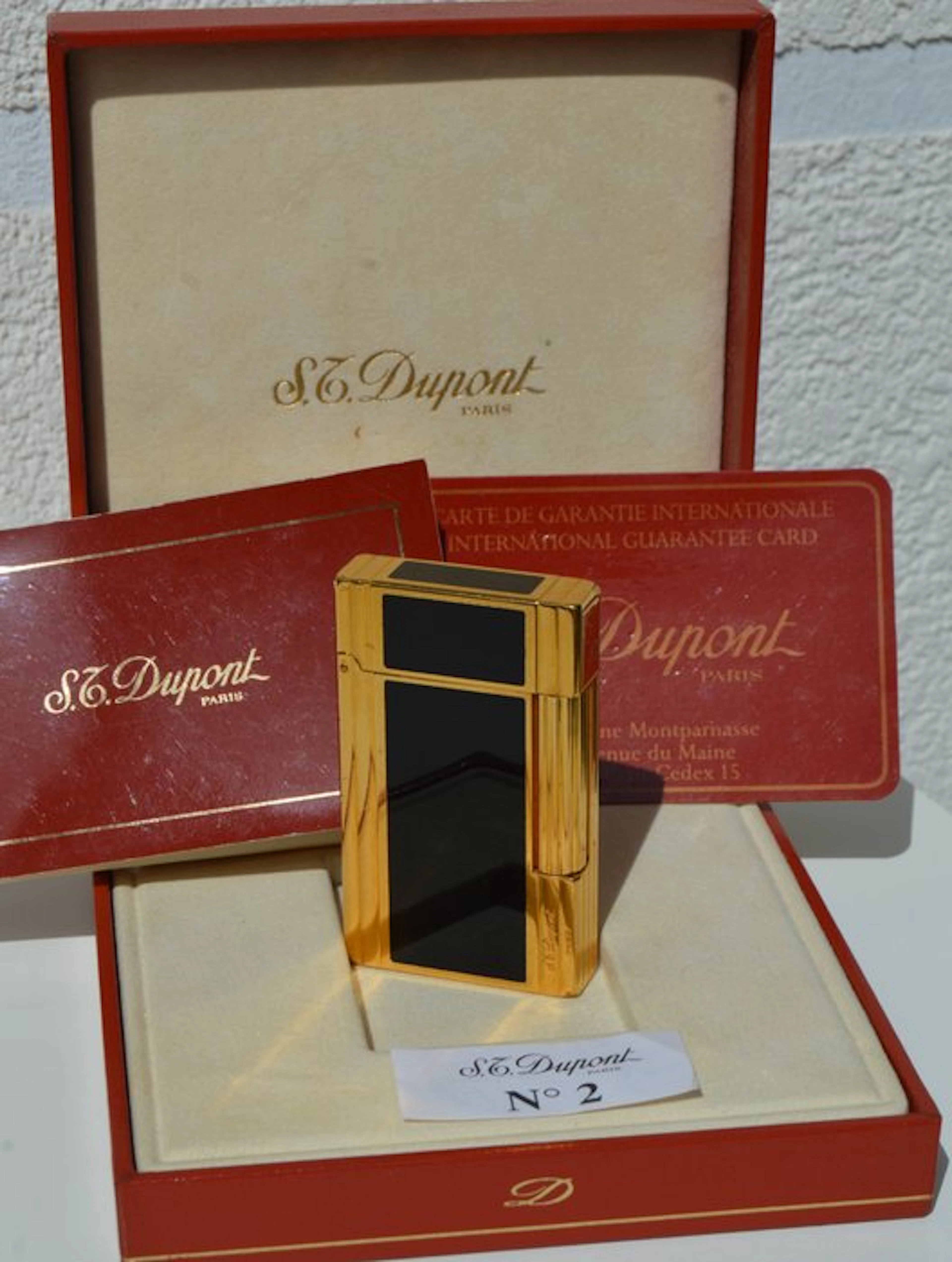 Line 2 WINSDOR - Chinese Laquer Noire Box & Papers...
