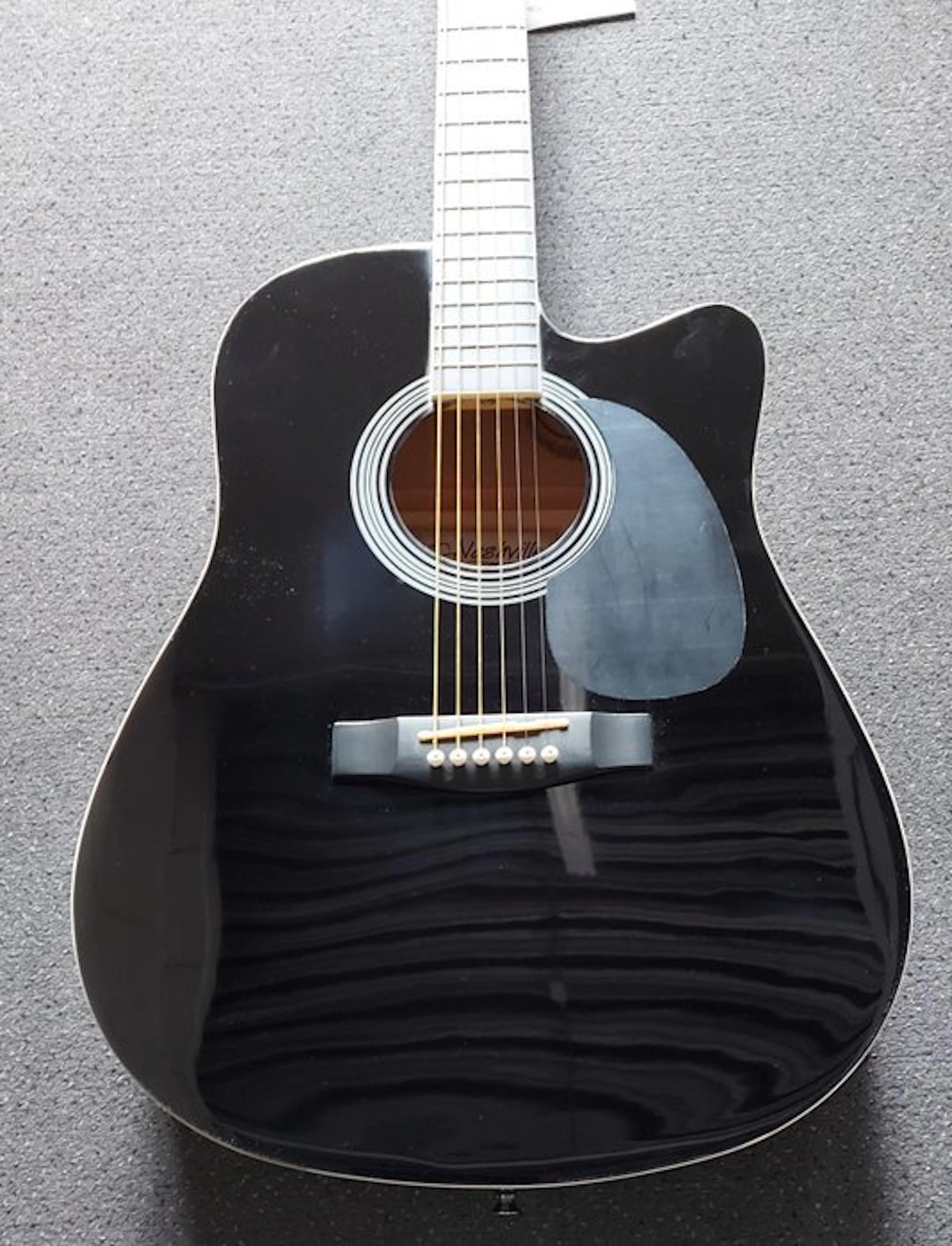 Nashville by Richwood - Dreadnought met Cutaway - - Electro-acoustic guitar